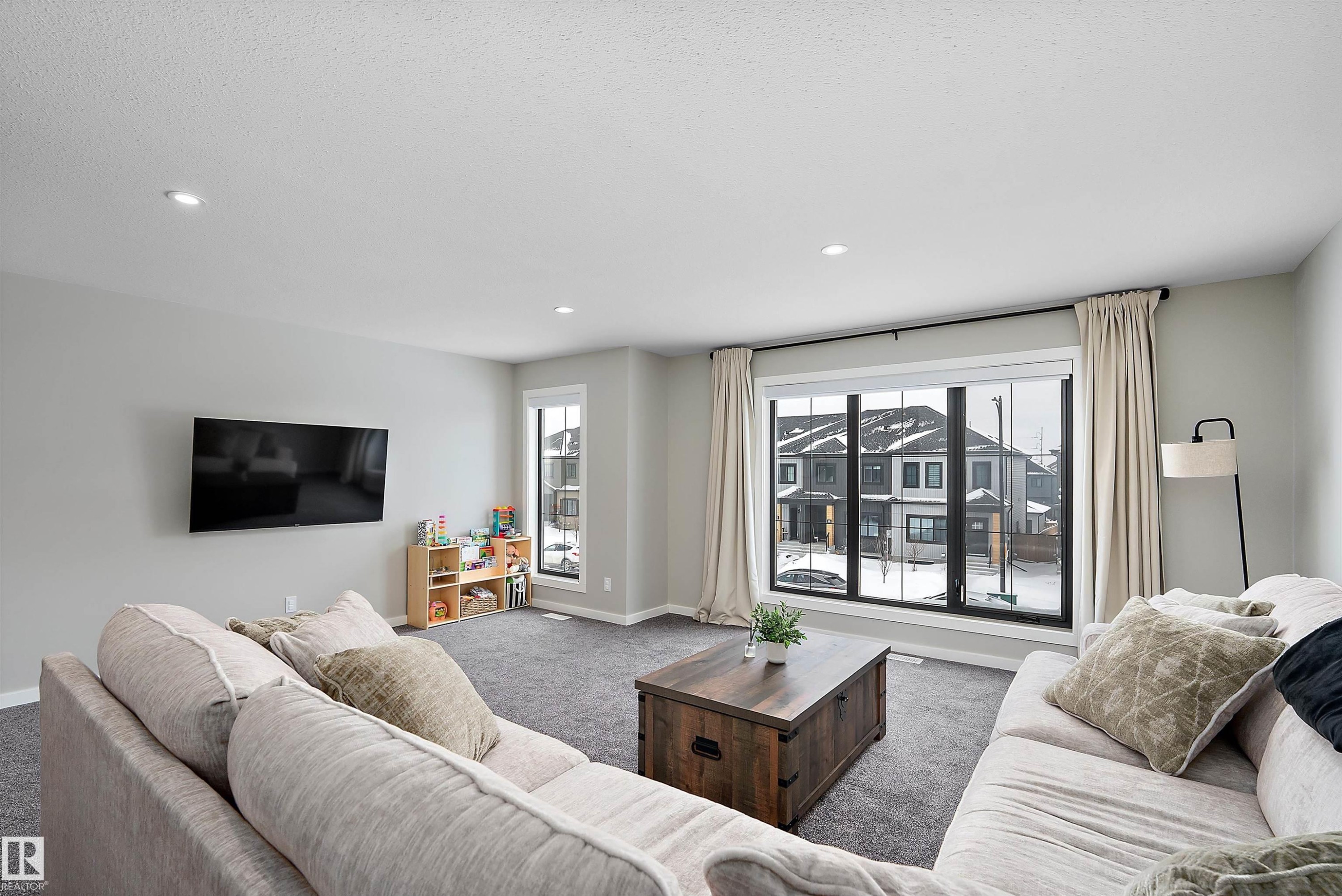 46 Chelles Wynd, St. Albert, AB - Indoor Photo Showing Living Room