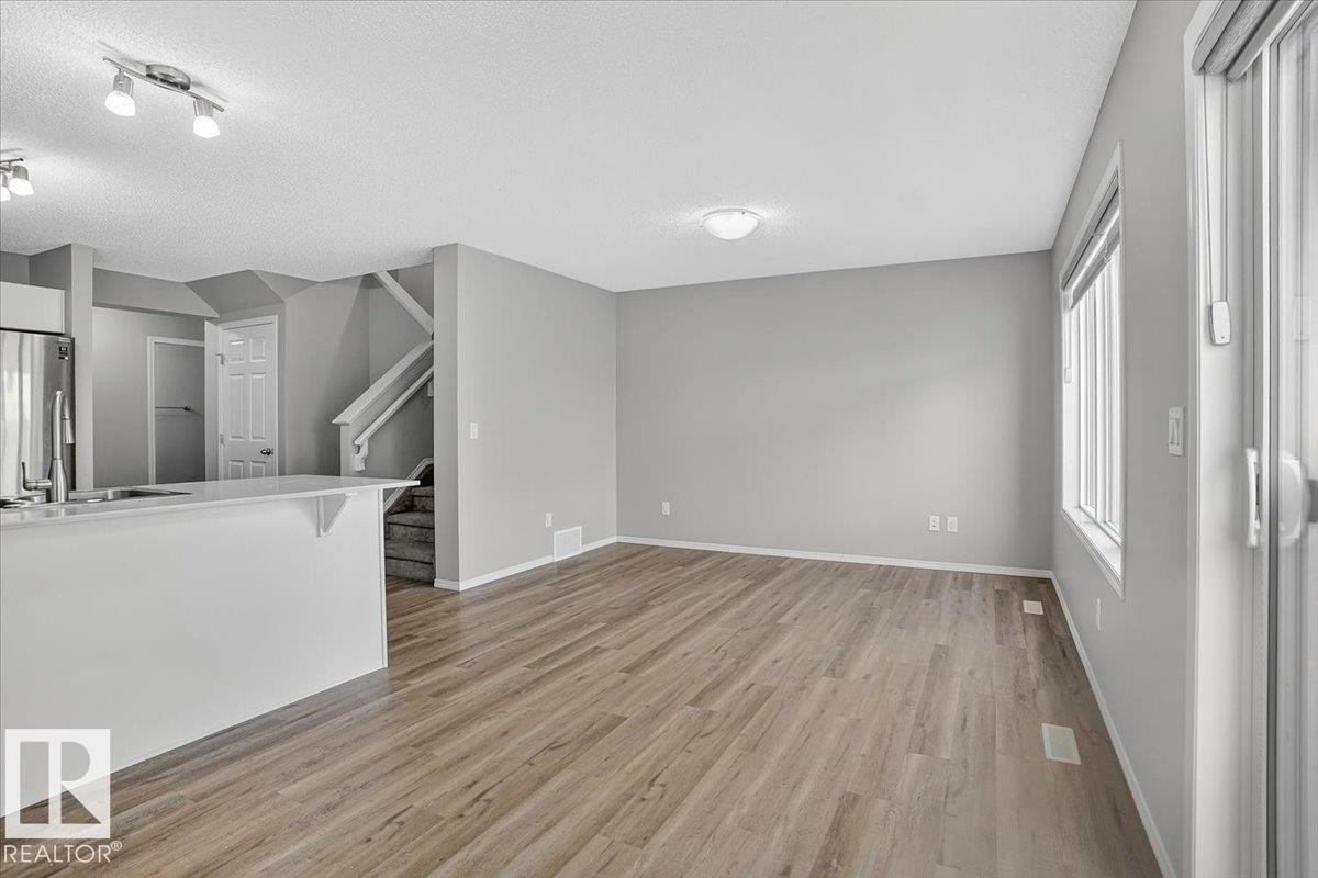 9046 Cooper Link, Edmonton, AB - Indoor
