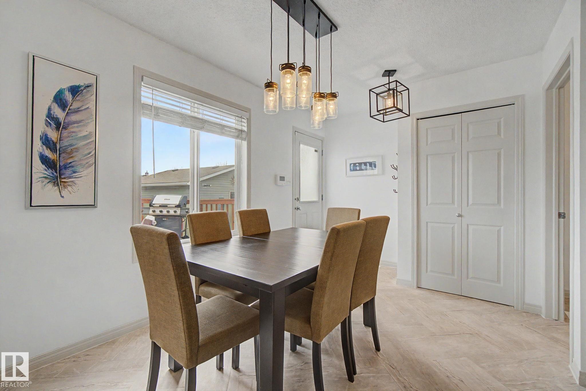 9111 213 Street, Edmonton, AB - Indoor Photo Showing Dining Room