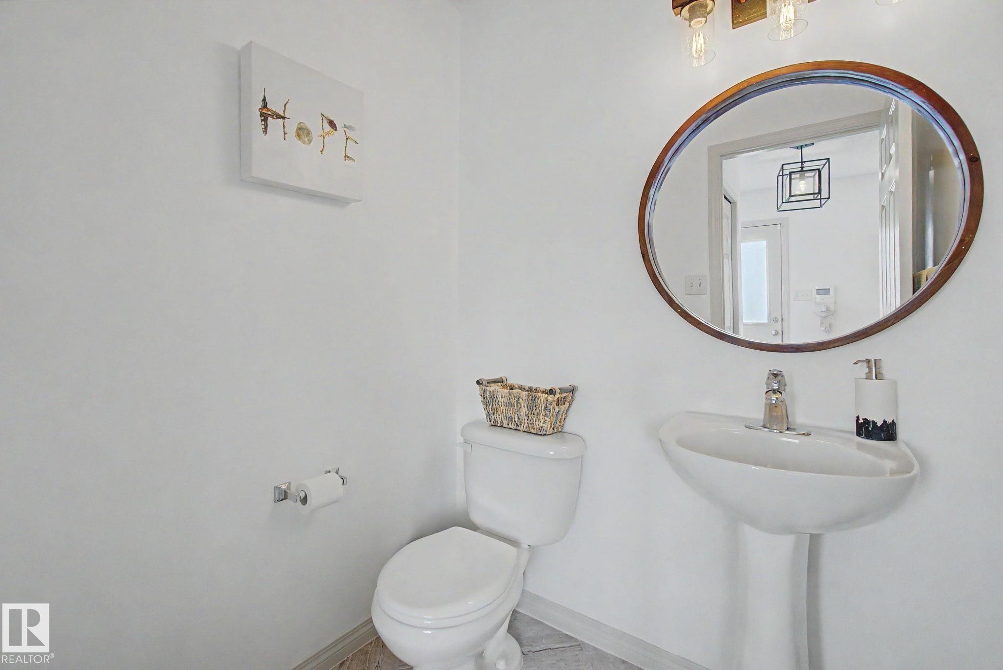 9111 213 Street, Edmonton, AB - Indoor Photo Showing Bathroom
