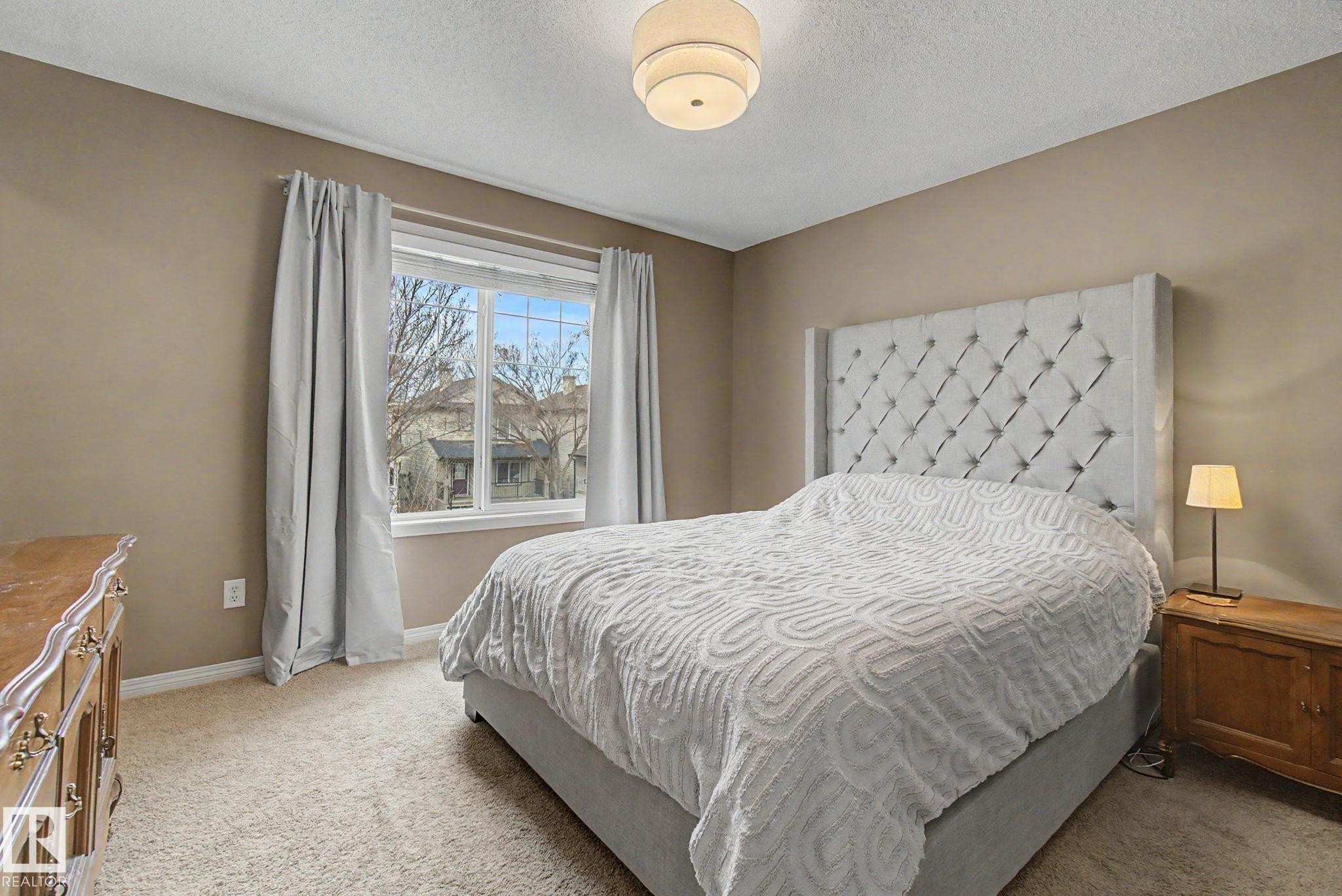 9111 213 Street, Edmonton, AB - Indoor Photo Showing Bedroom