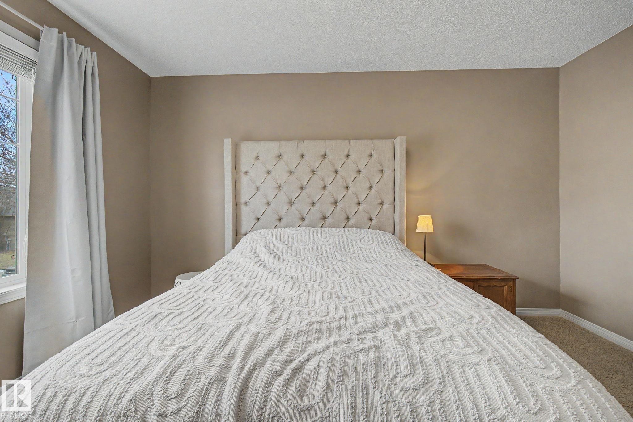 9111 213 Street, Edmonton, AB - Indoor Photo Showing Bedroom