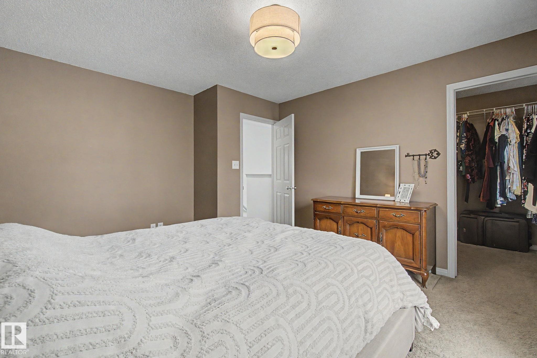 9111 213 Street, Edmonton, AB - Indoor Photo Showing Bedroom
