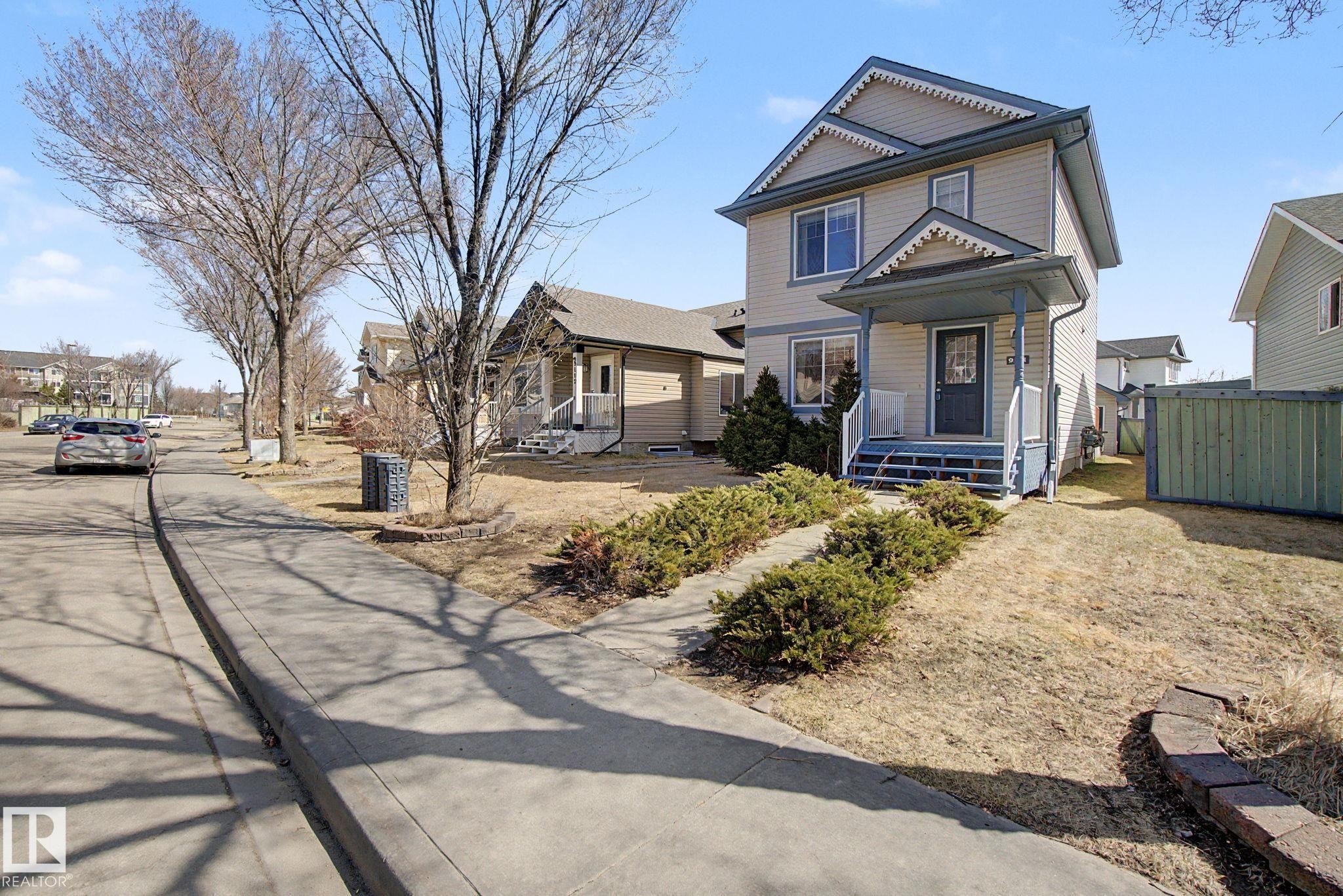 9111 213 Street, Edmonton, AB - Outdoor