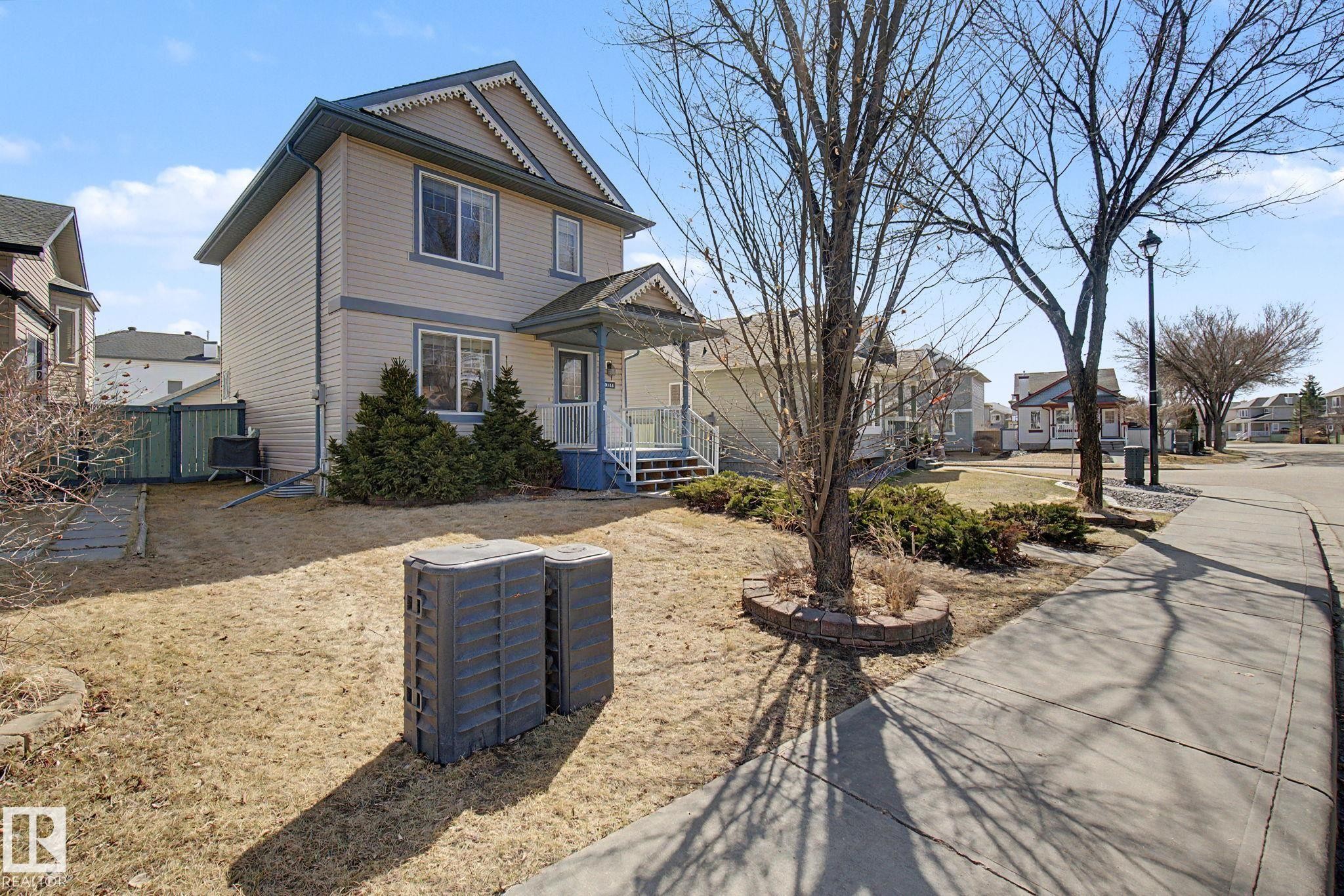 9111 213 Street, Edmonton, AB - Outdoor