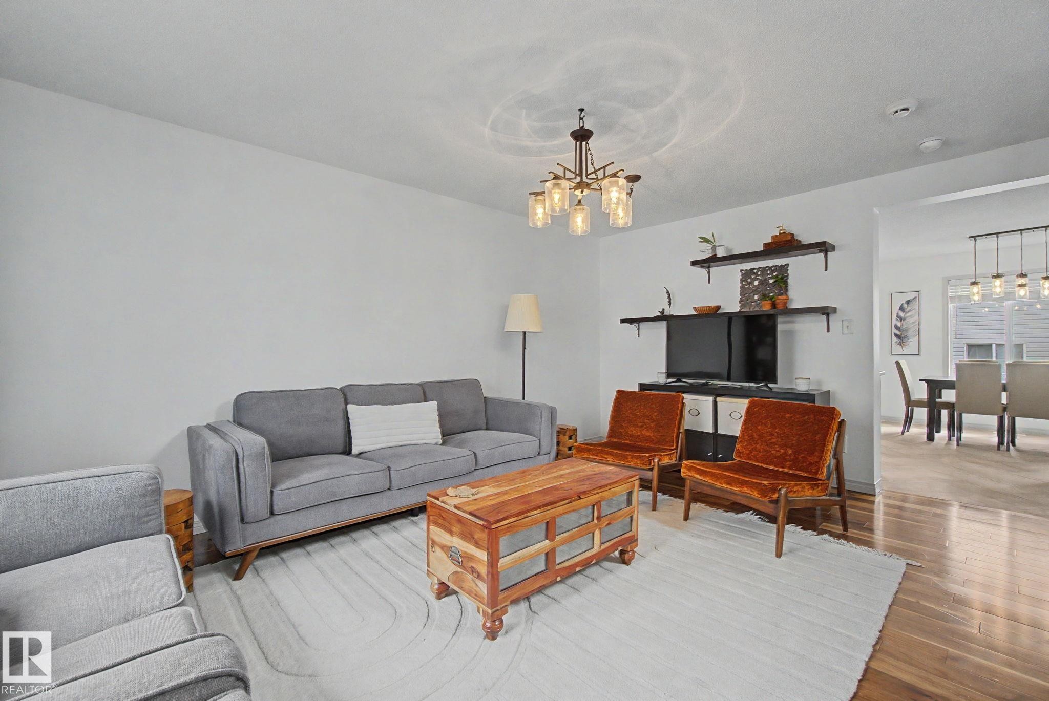 9111 213 Street, Edmonton, AB - Indoor Photo Showing Living Room