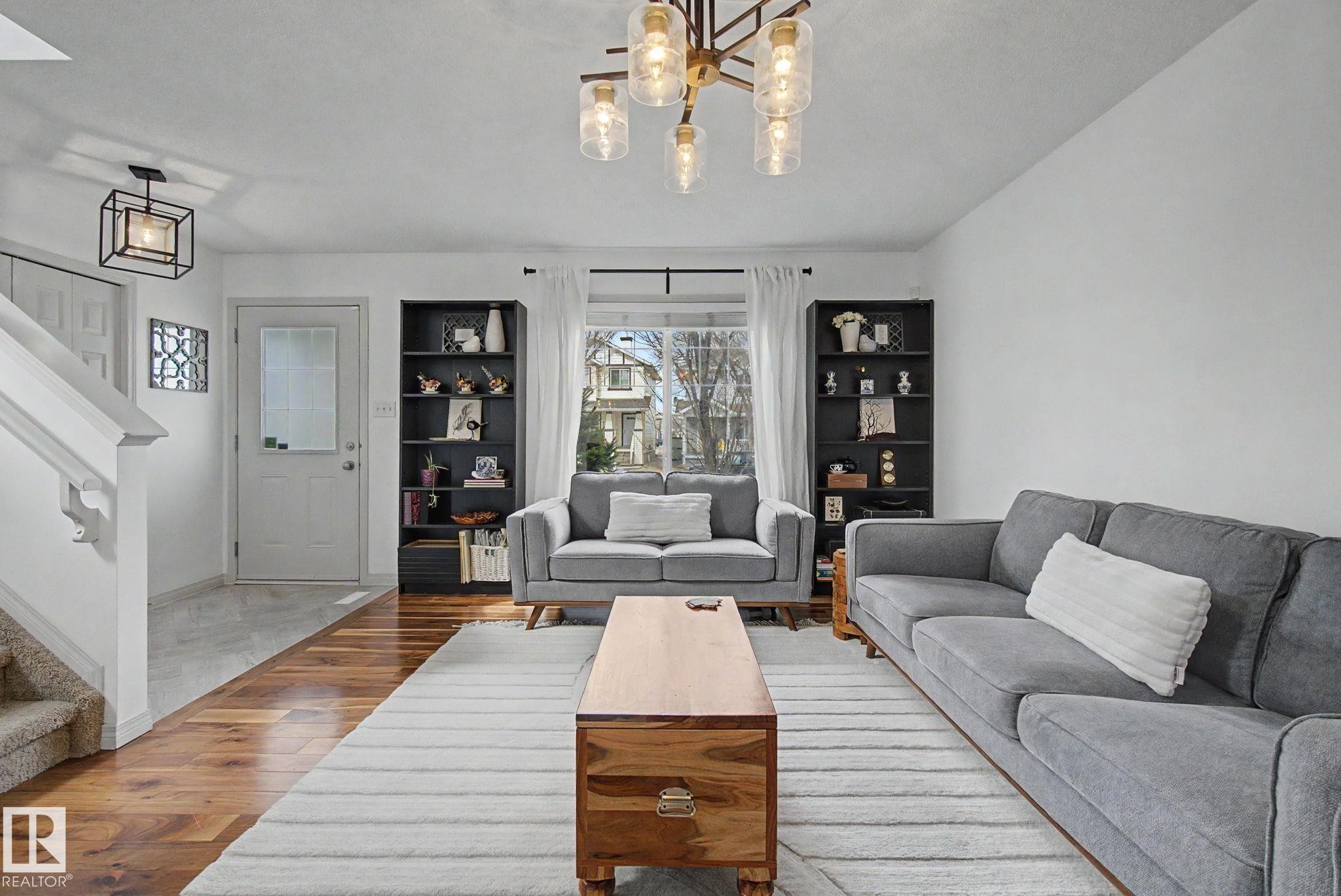 9111 213 Street, Edmonton, AB - Indoor Photo Showing Living Room