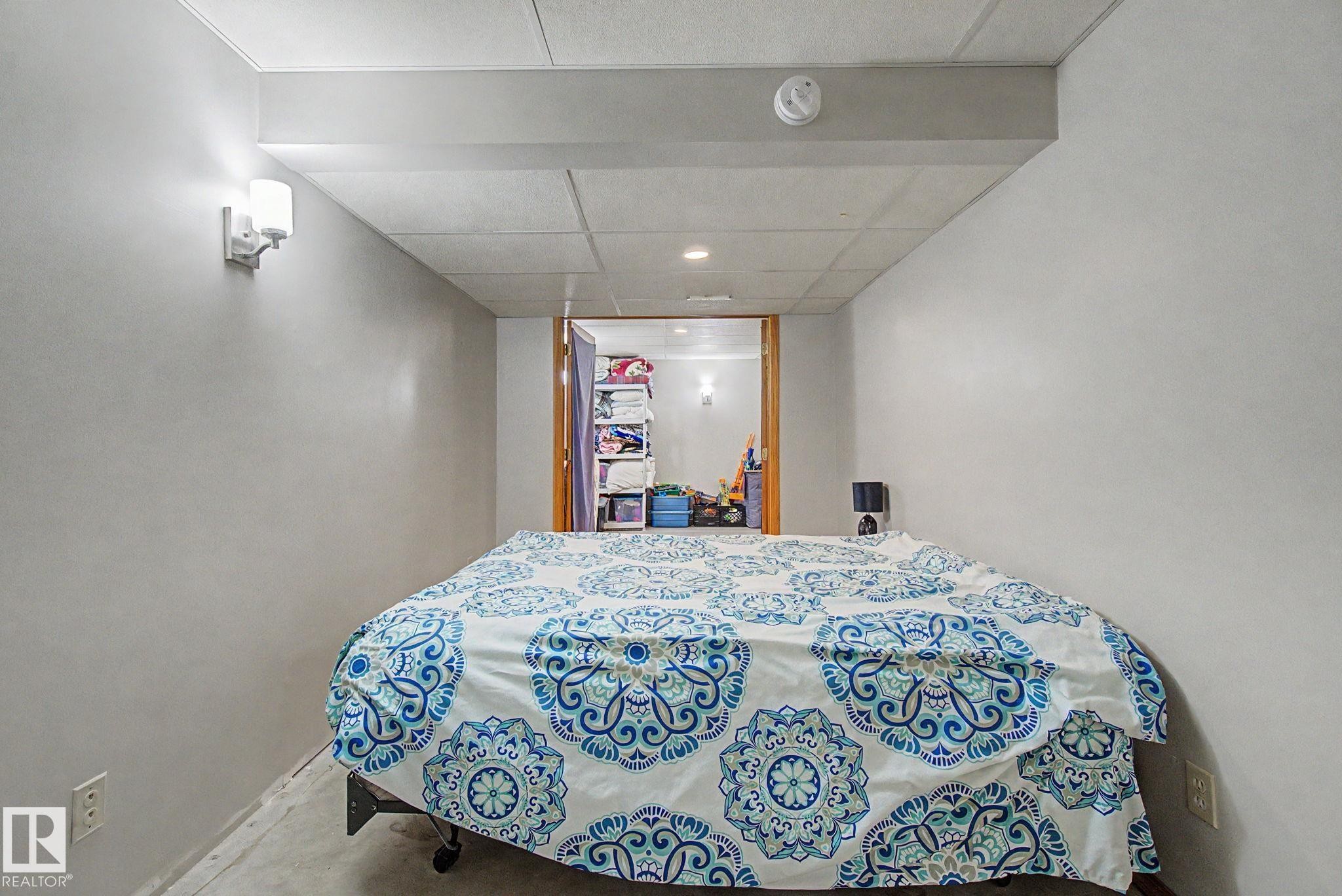 141 5 Aberdeen Way, Stony Plain, AB - Indoor Photo Showing Bedroom