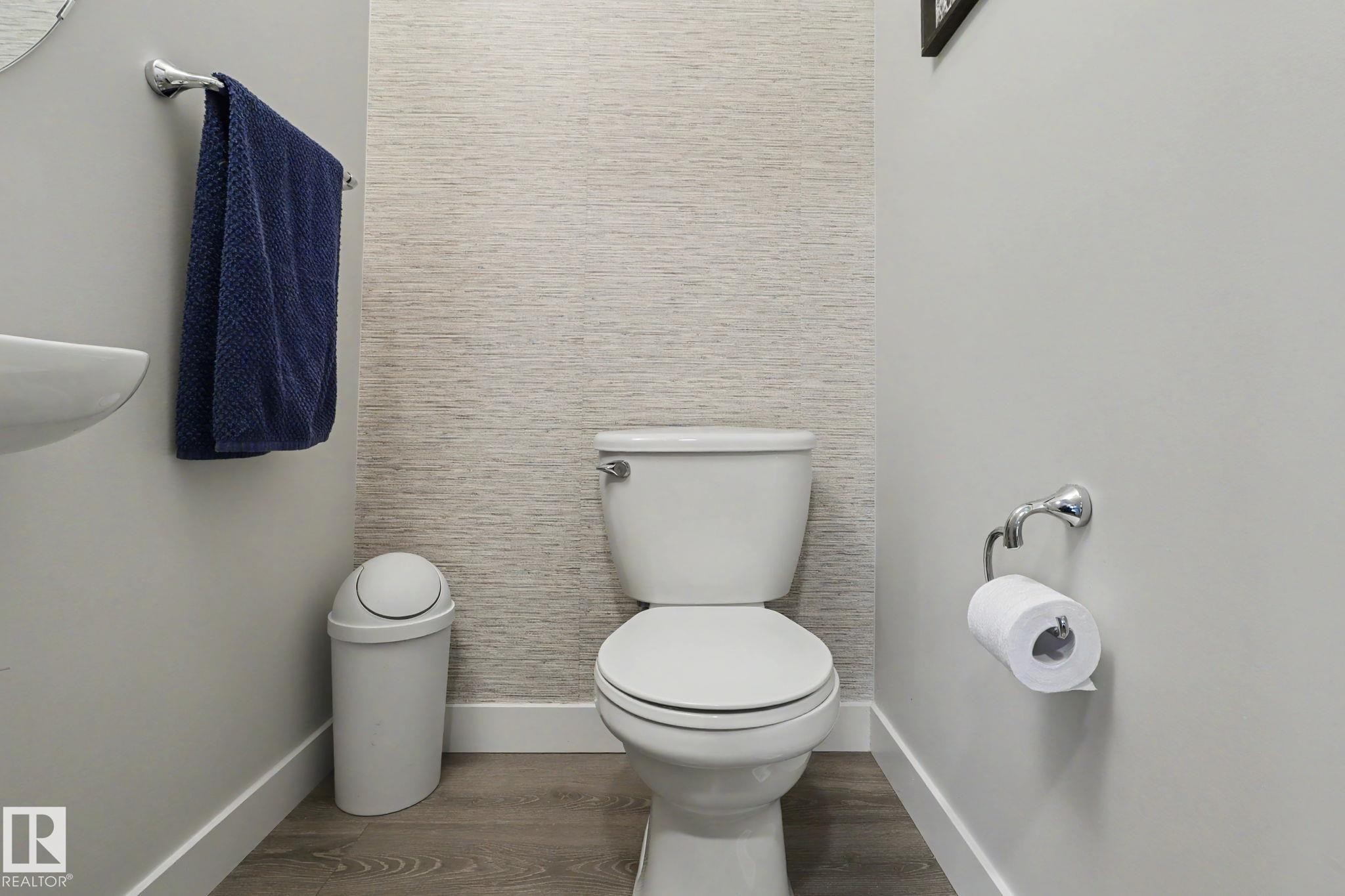 24 165 Cy Becker Blvd, Edmonton, AB - Indoor Photo Showing Bathroom