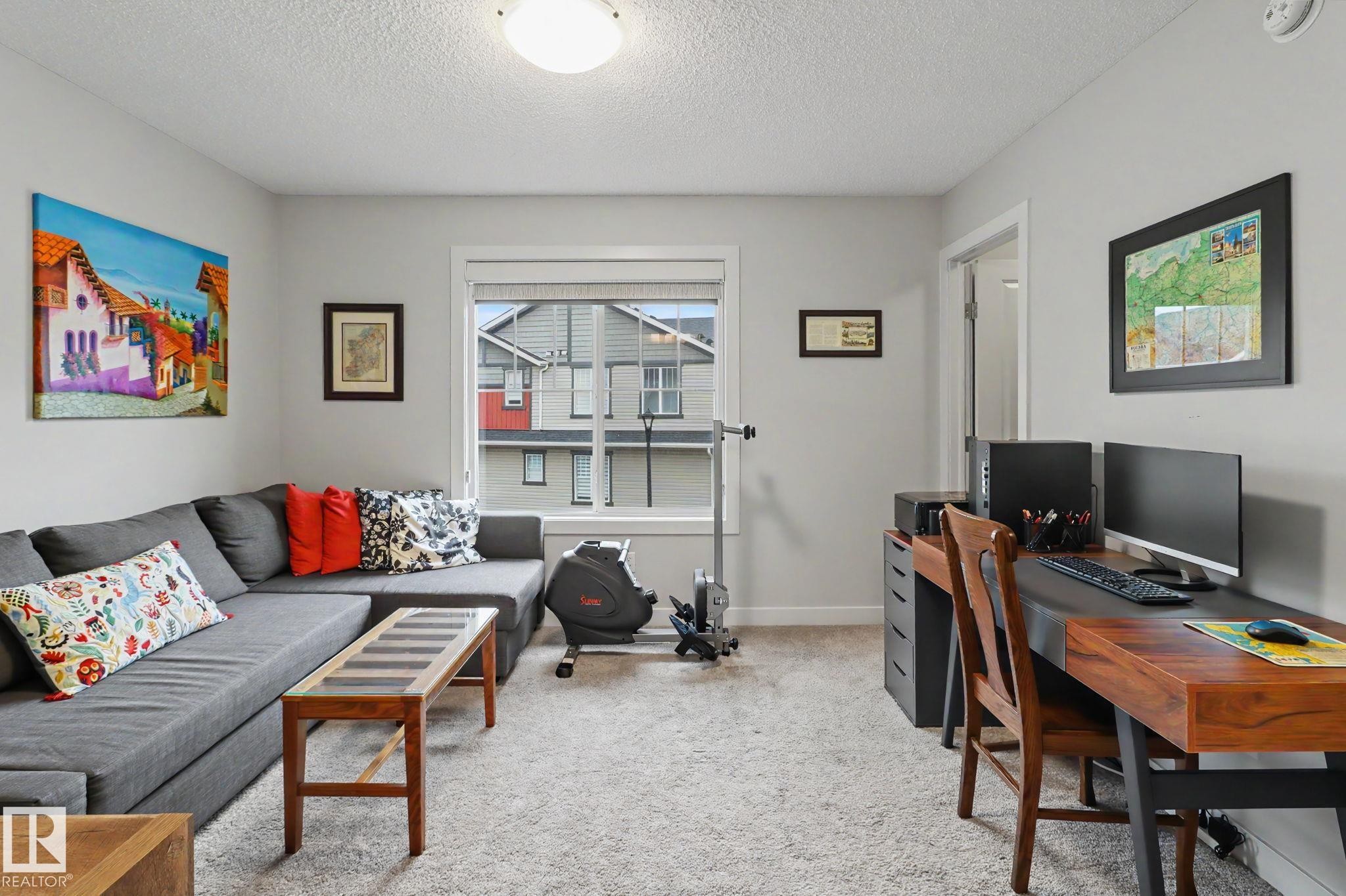 24 165 Cy Becker Blvd, Edmonton, AB - Indoor Photo Showing Office