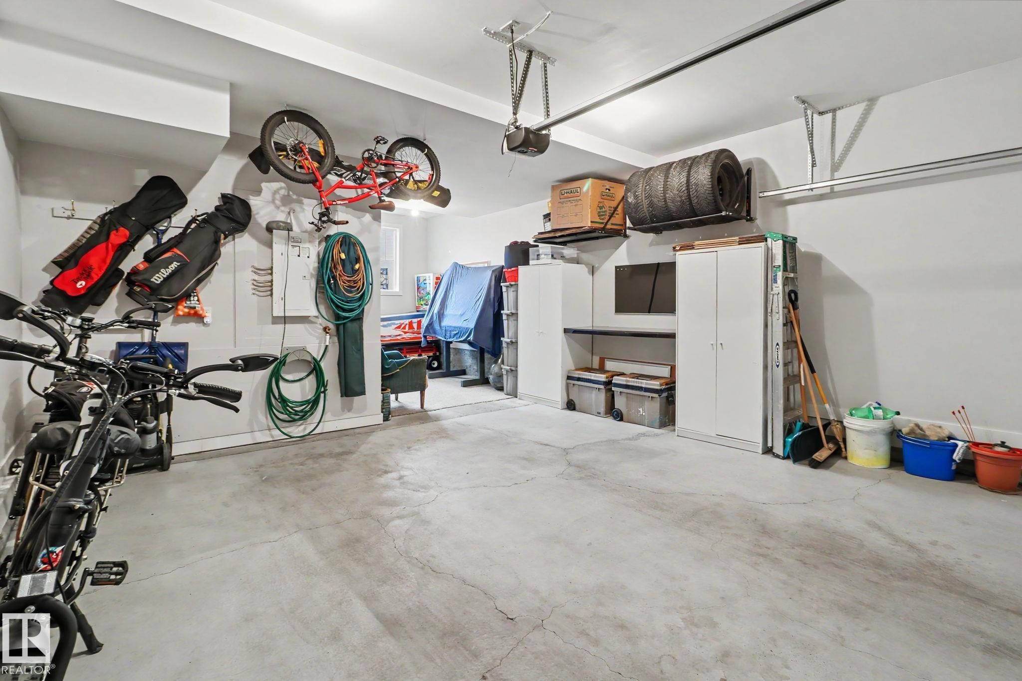 24 165 Cy Becker Blvd, Edmonton, AB - Indoor Photo Showing Garage