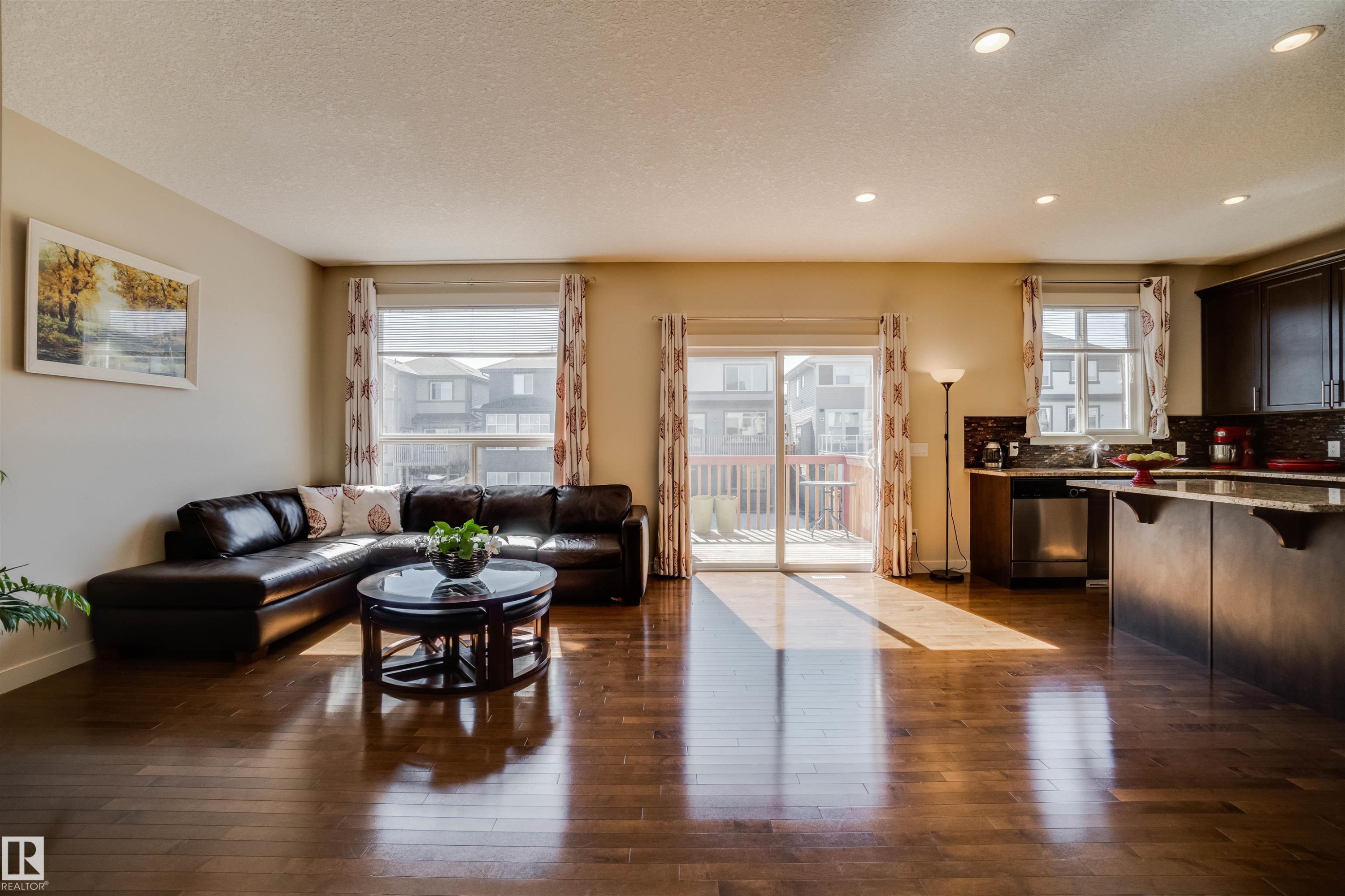 3843 Agar Green, Edmonton, AB - Indoor Photo Showing Living Room