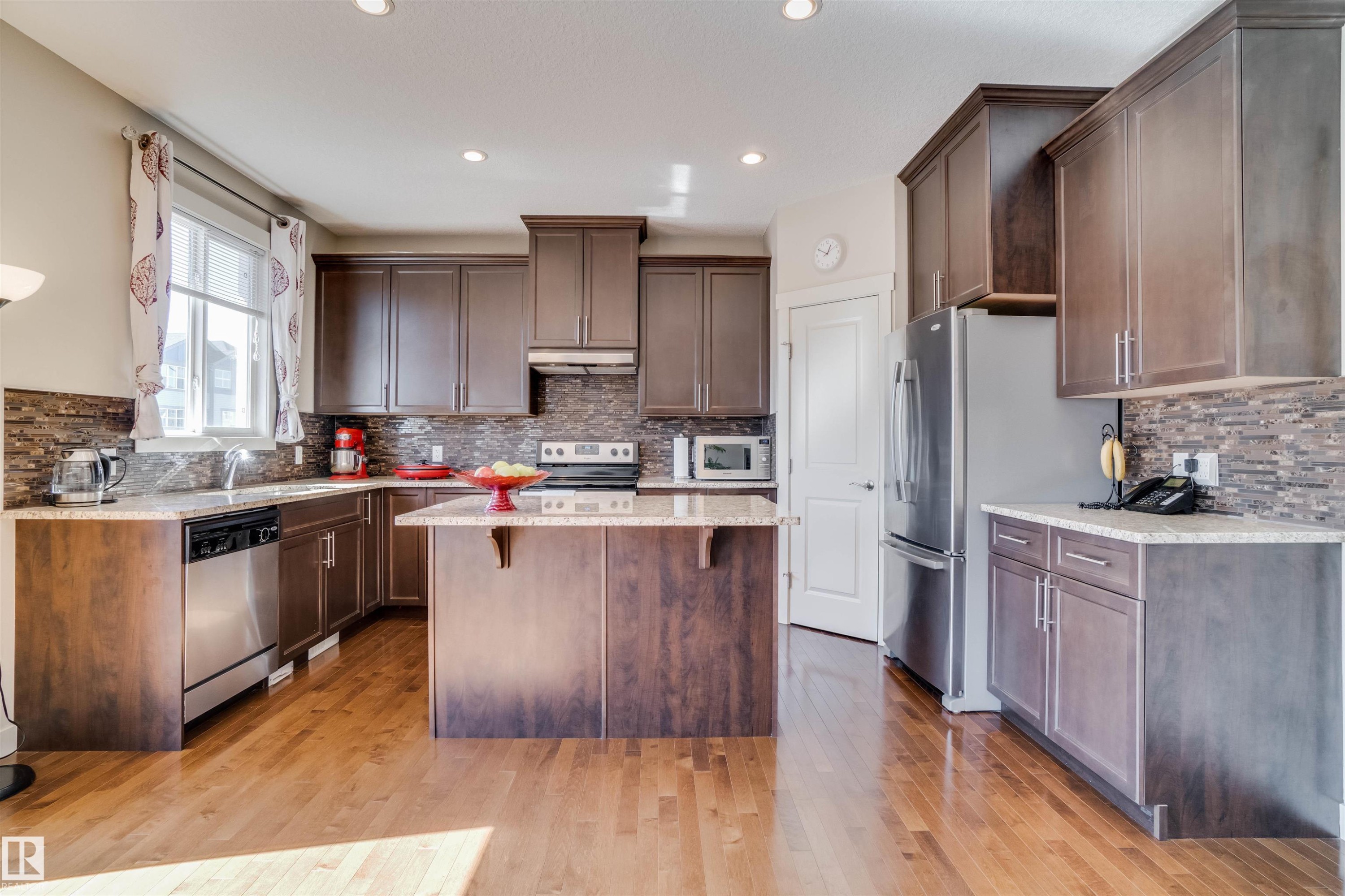 3843 Agar Green, Edmonton, AB - Indoor Photo Showing Kitchen With Stainless Steel Kitchen With Upgraded Kitchen