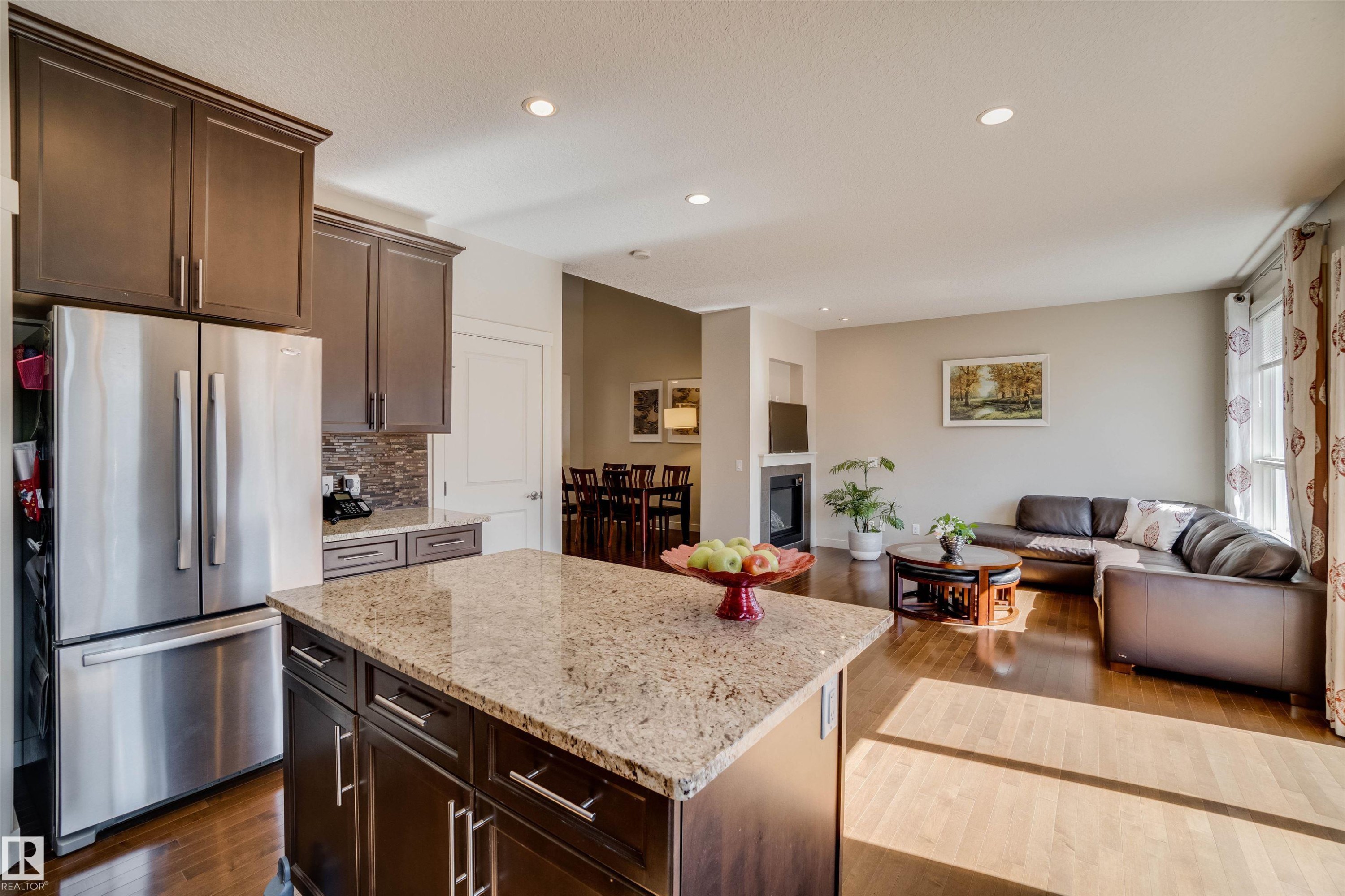 3843 Agar Green, Edmonton, AB - Indoor