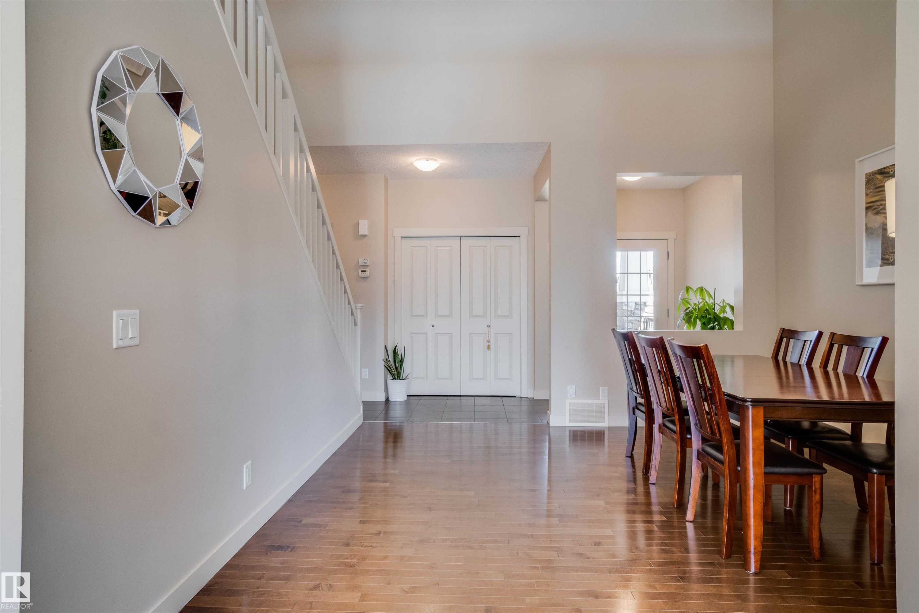 3843 Agar Green, Edmonton, AB - Indoor Photo Showing Dining Room
