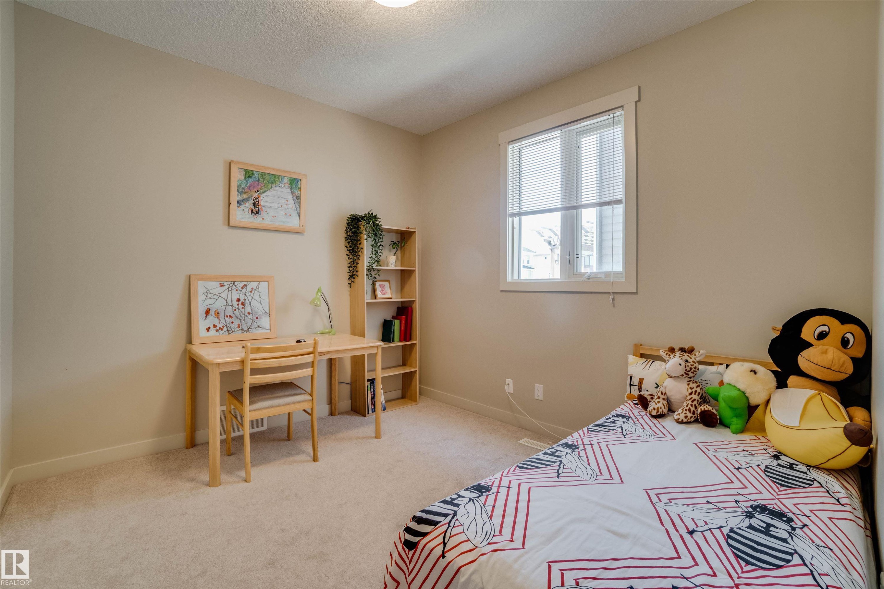 3843 Agar Green, Edmonton, AB - Indoor Photo Showing Bedroom