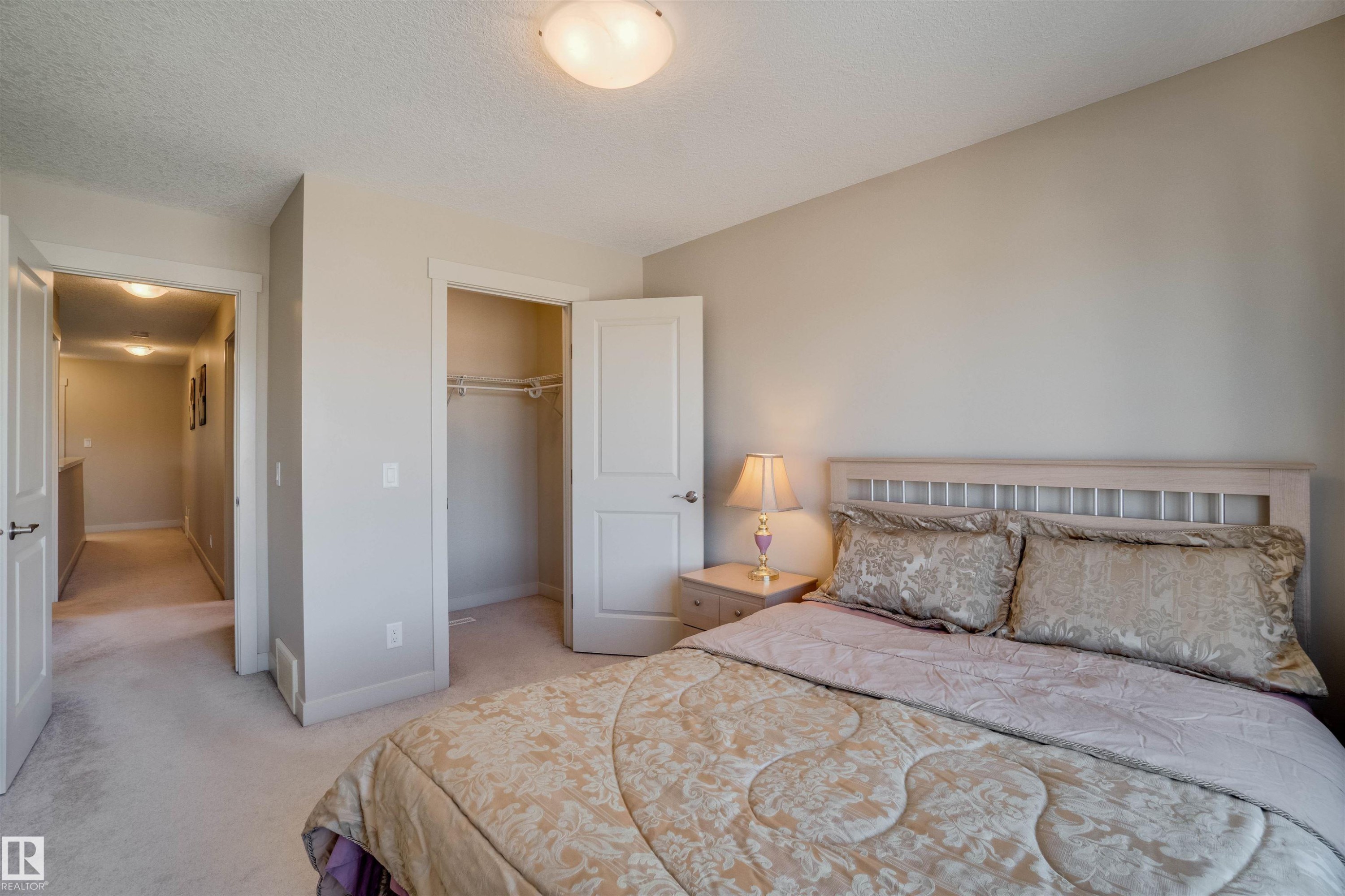 3843 Agar Green, Edmonton, AB - Indoor Photo Showing Bedroom