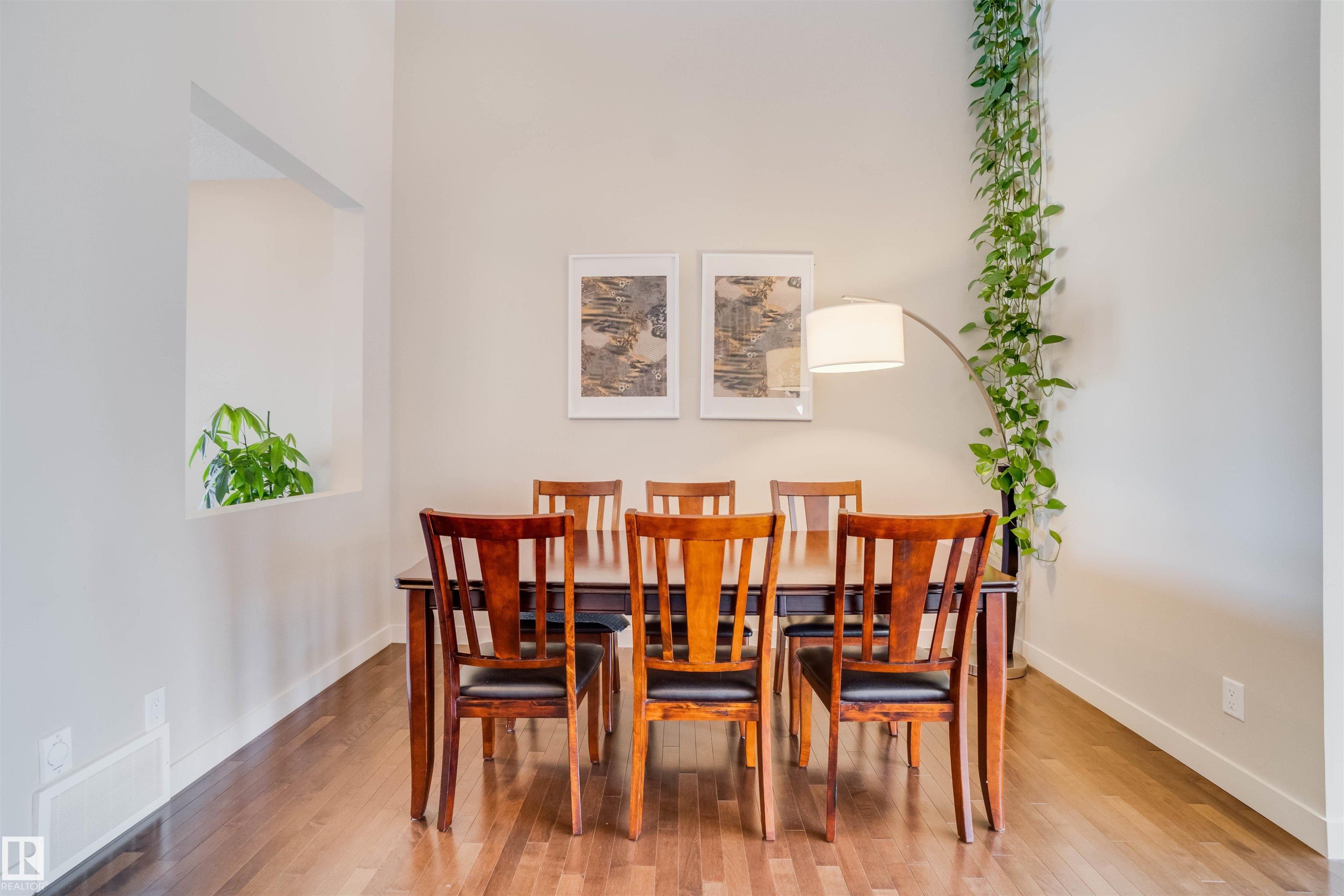 3843 Agar Green, Edmonton, AB - Indoor Photo Showing Dining Room