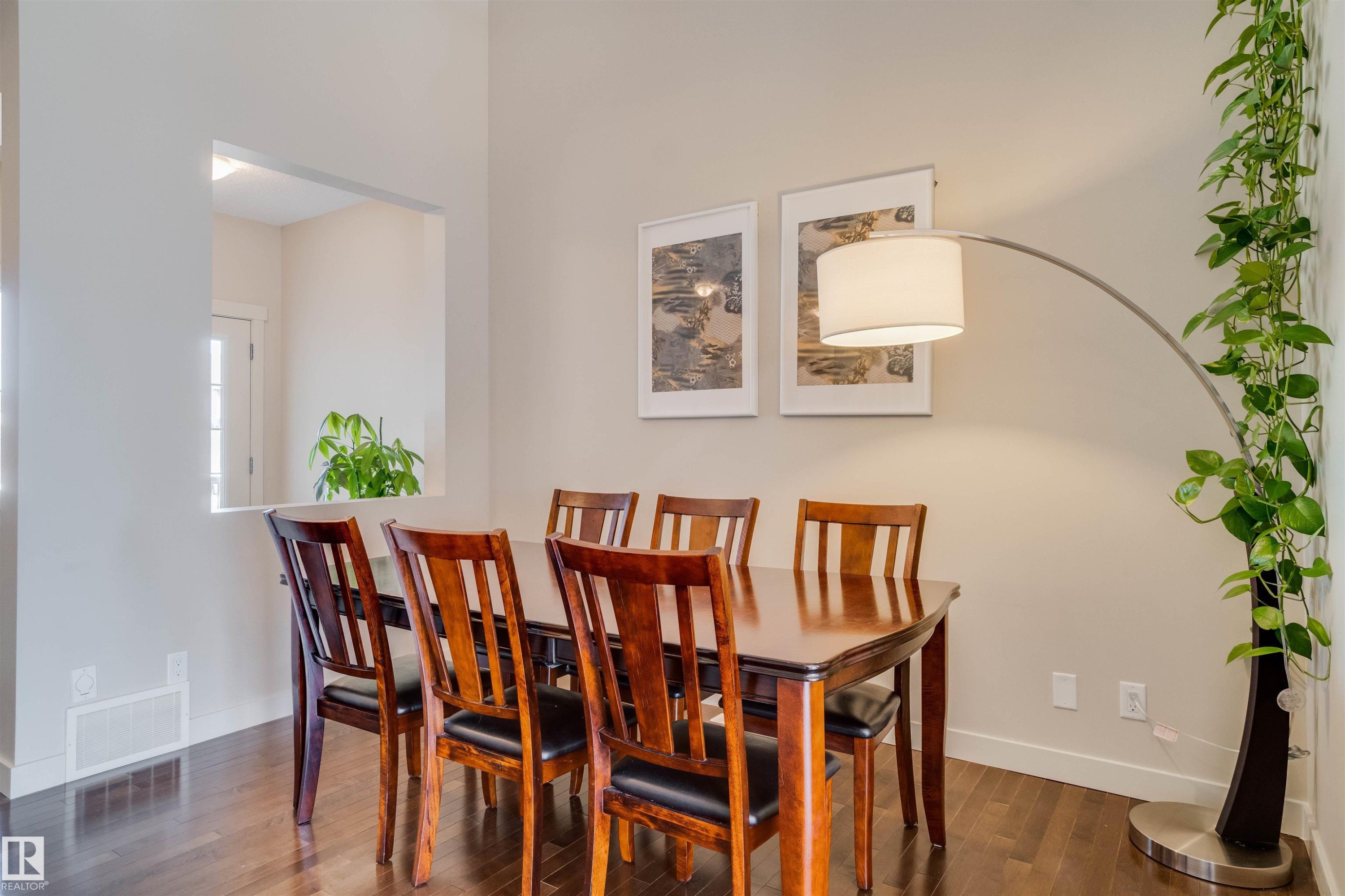 3843 Agar Green, Edmonton, AB - Indoor Photo Showing Dining Room