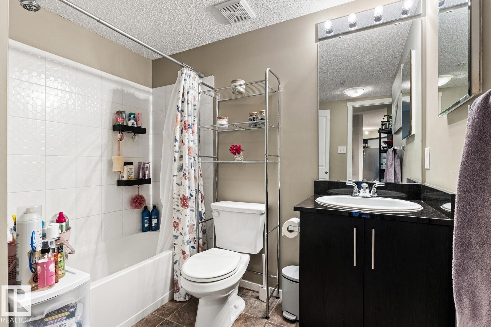 208 18122 77 Street, Edmonton, AB - Indoor Photo Showing Bathroom