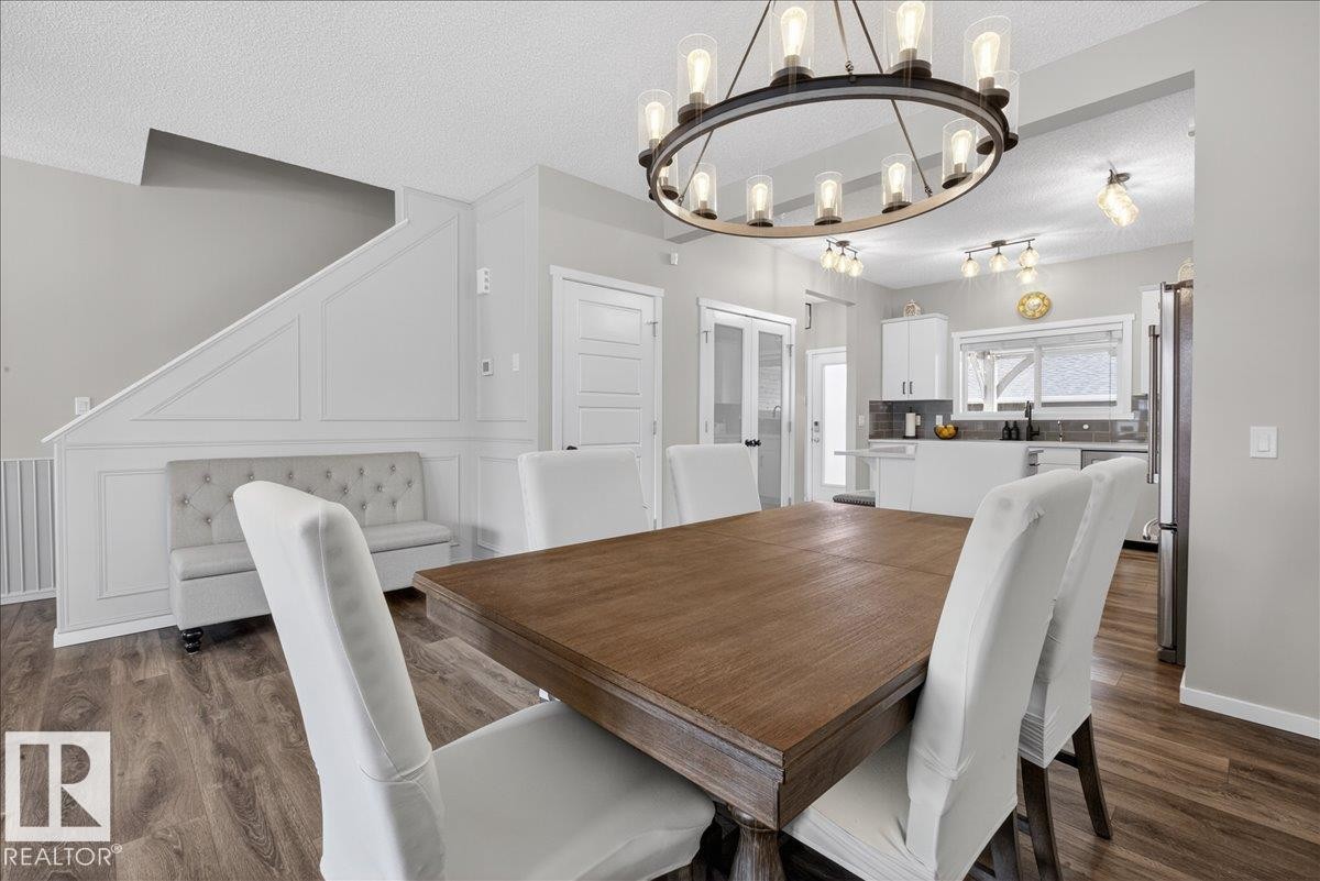 2530 Orchards Way, Edmonton, AB - Indoor Photo Showing Dining Room