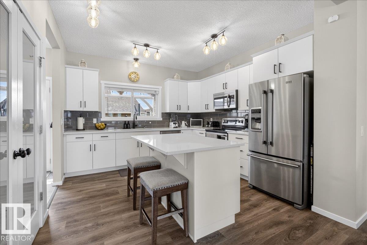 2530 Orchards Way, Edmonton, AB - Indoor Photo Showing Kitchen With Upgraded Kitchen