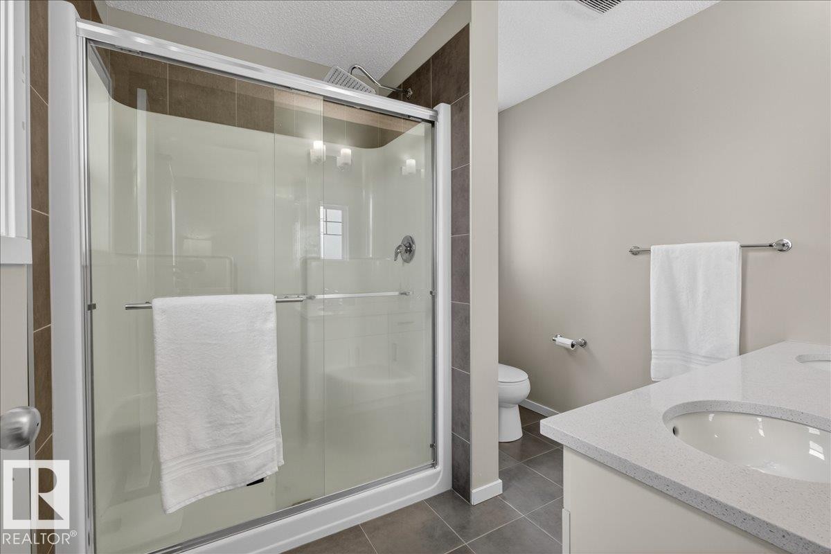 2530 Orchards Way, Edmonton, AB - Indoor Photo Showing Bathroom