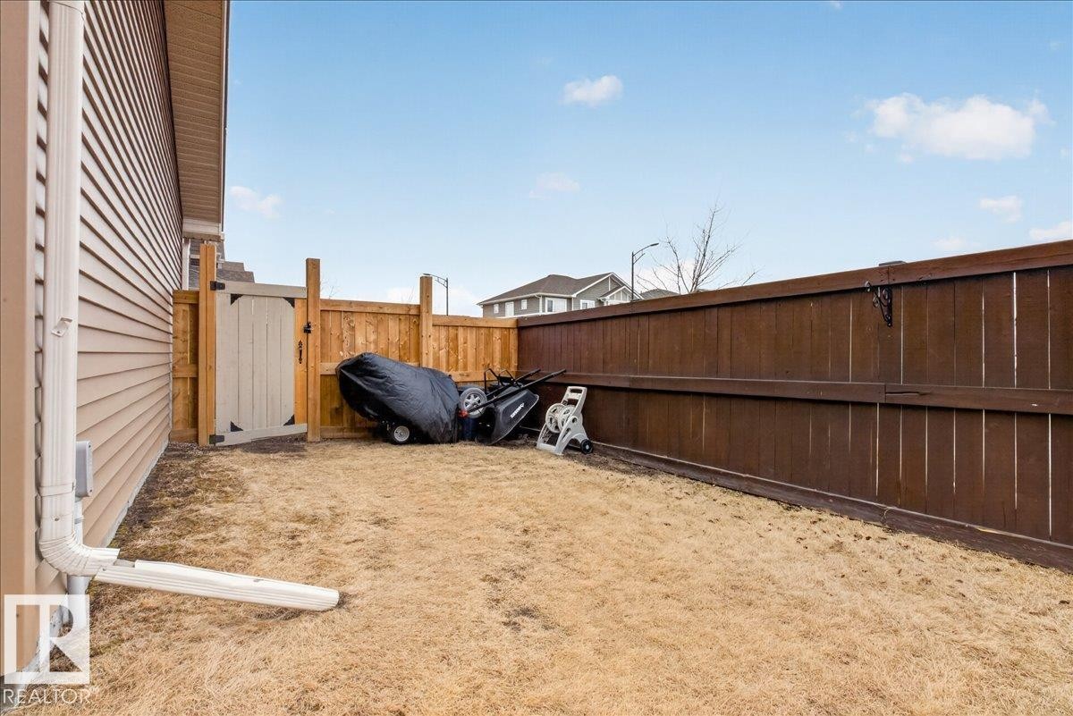 2530 Orchards Way, Edmonton, AB - Outdoor