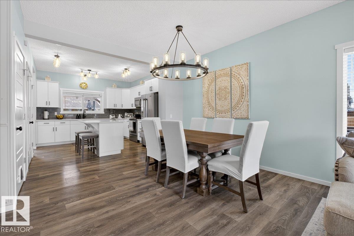 2530 Orchards Way, Edmonton, AB - Indoor Photo Showing Dining Room