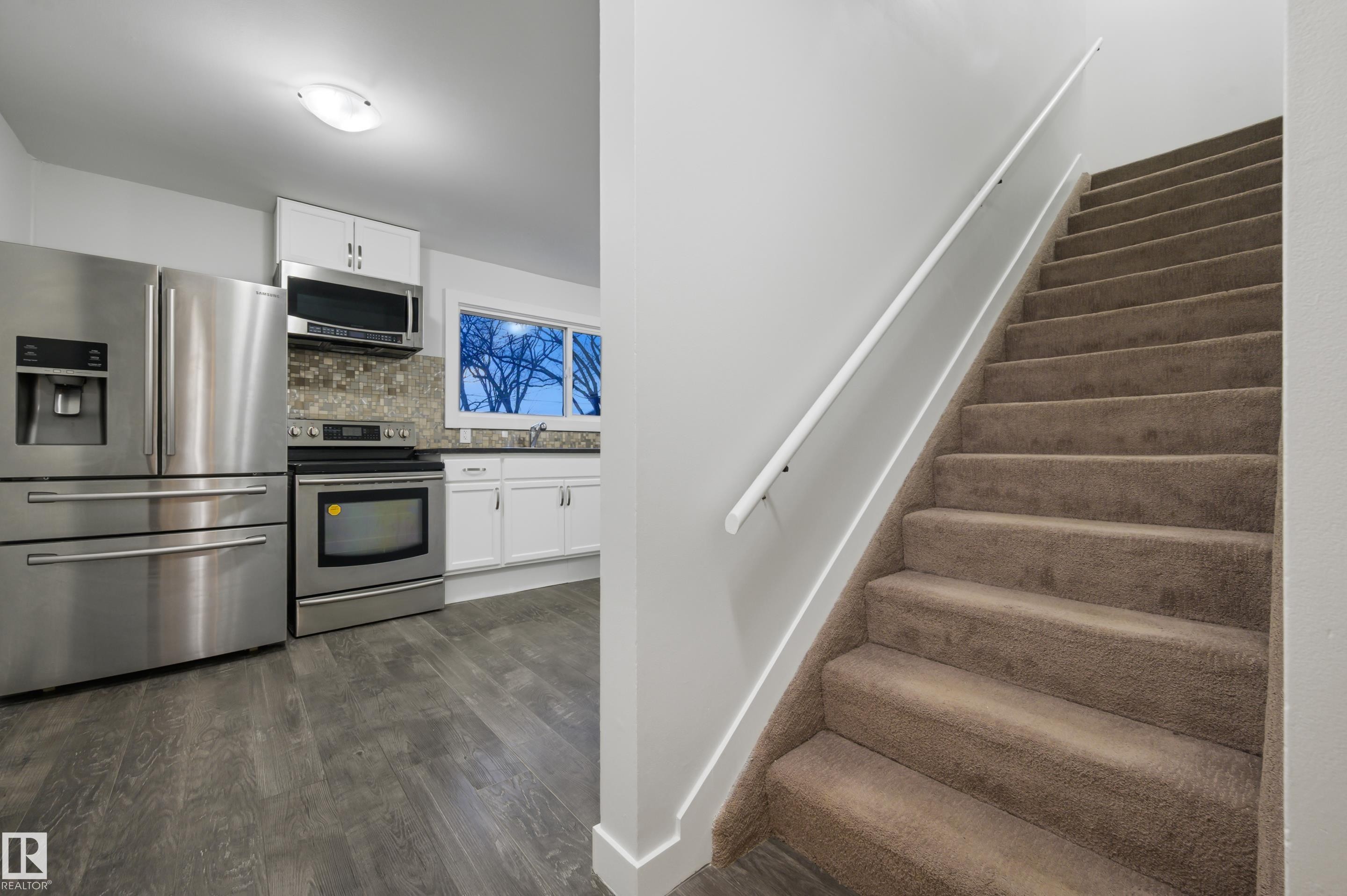 13228 83 Street Nw, Edmonton, AB - Indoor