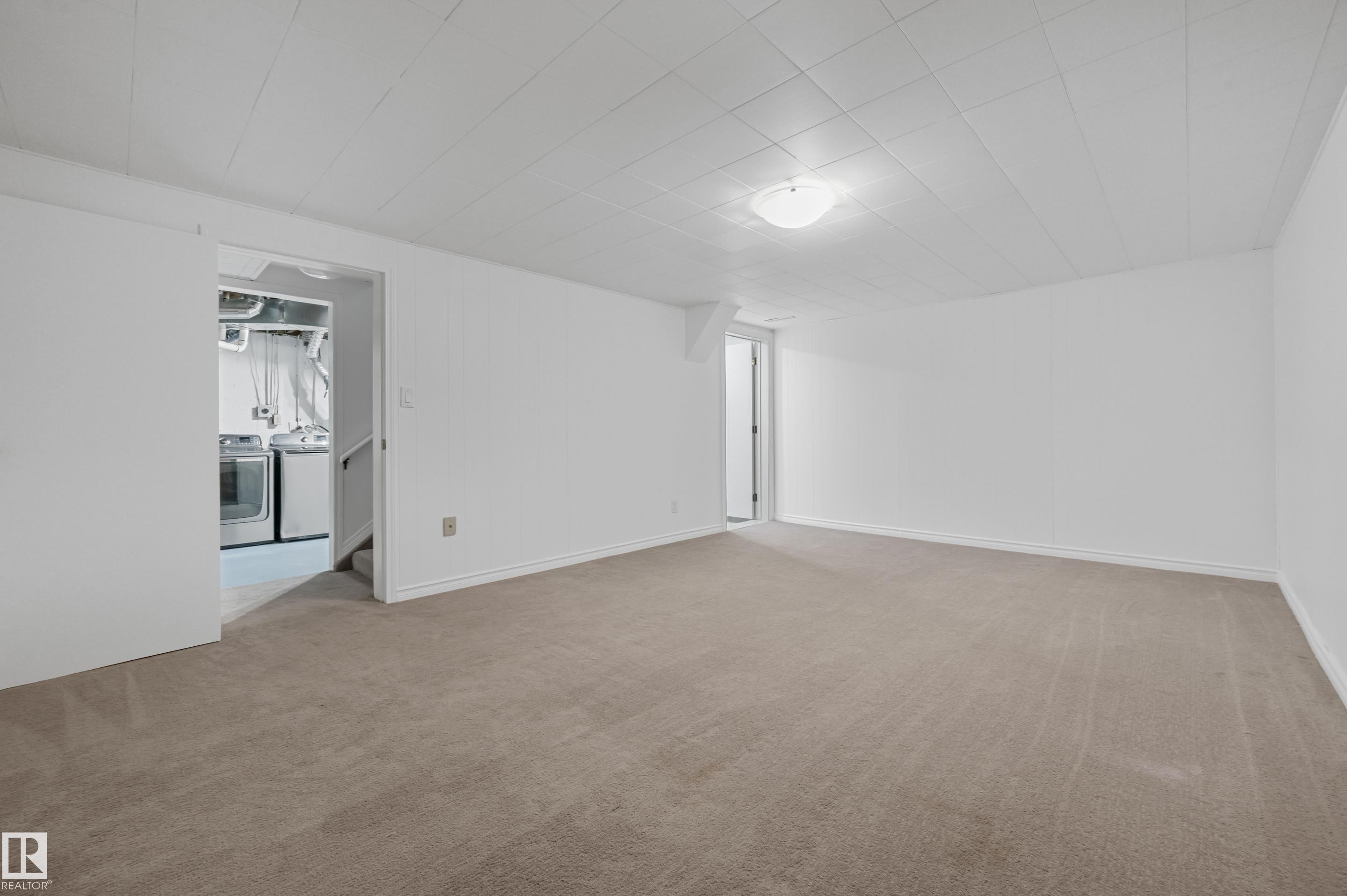 13228 83 Street Nw, Edmonton, AB - Indoor Photo Showing Other Room