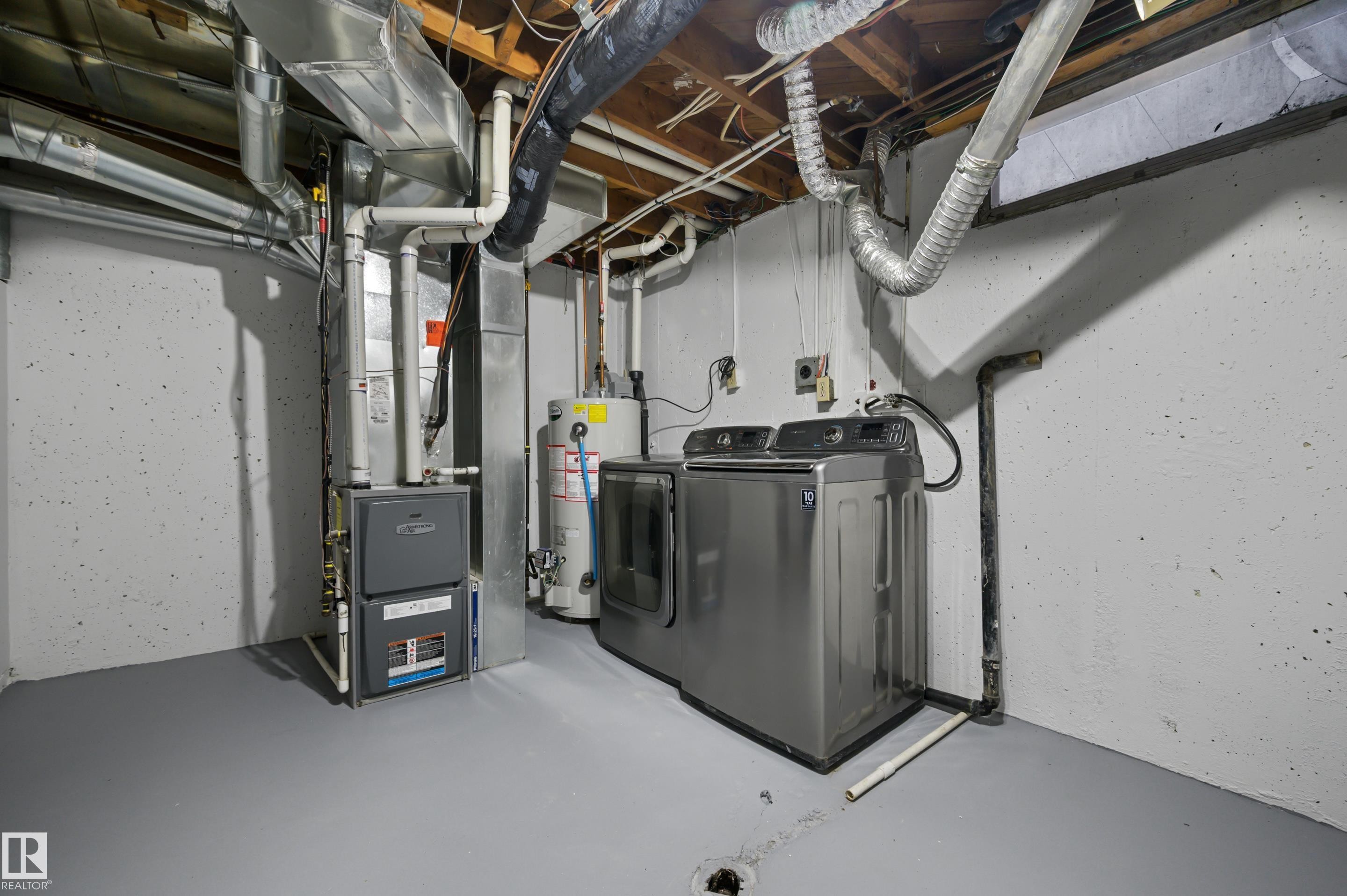13228 83 Street Nw, Edmonton, AB - Indoor