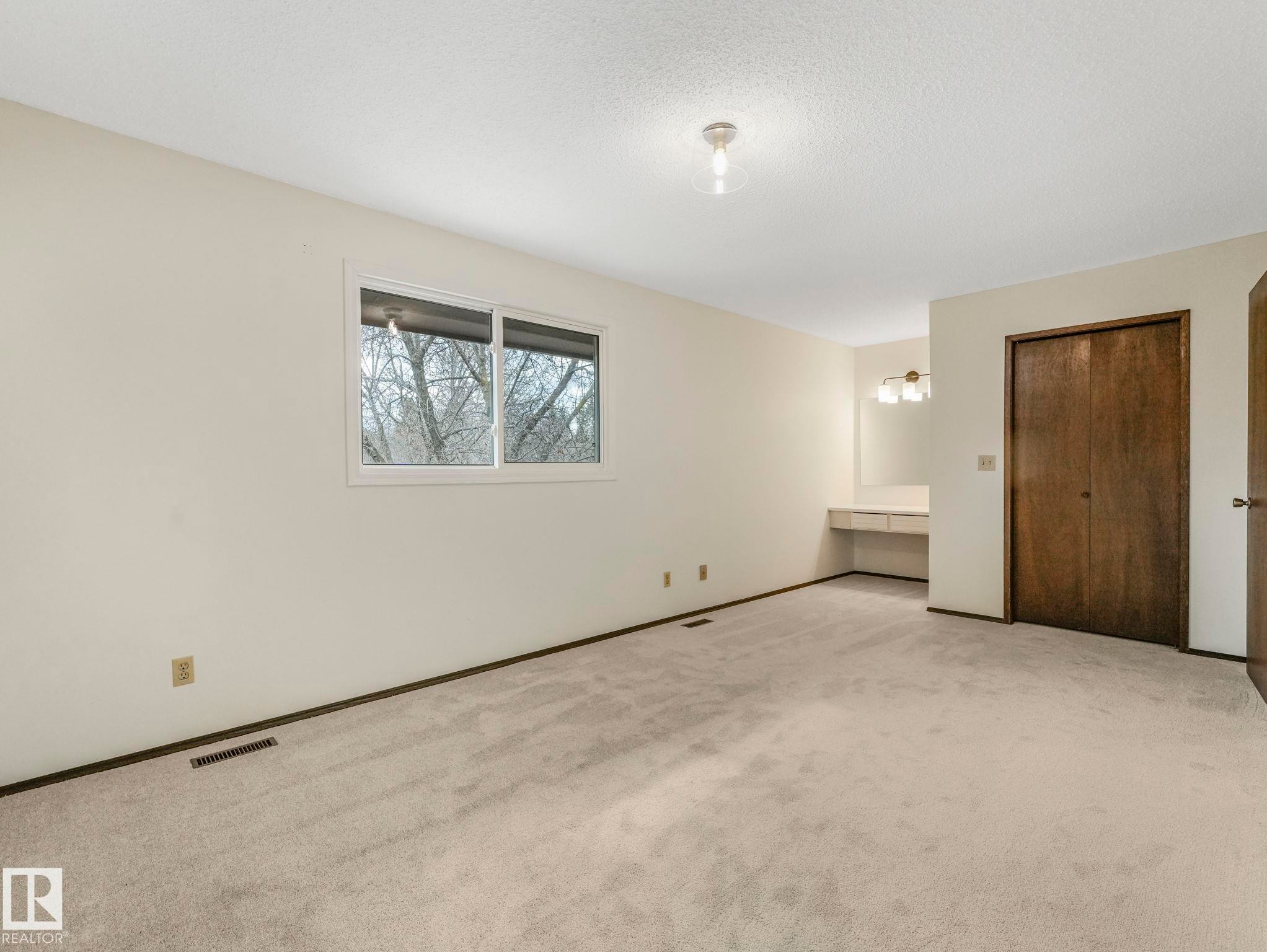 33 Glaewyn, St. Albert, AB - Indoor Photo Showing Other Room