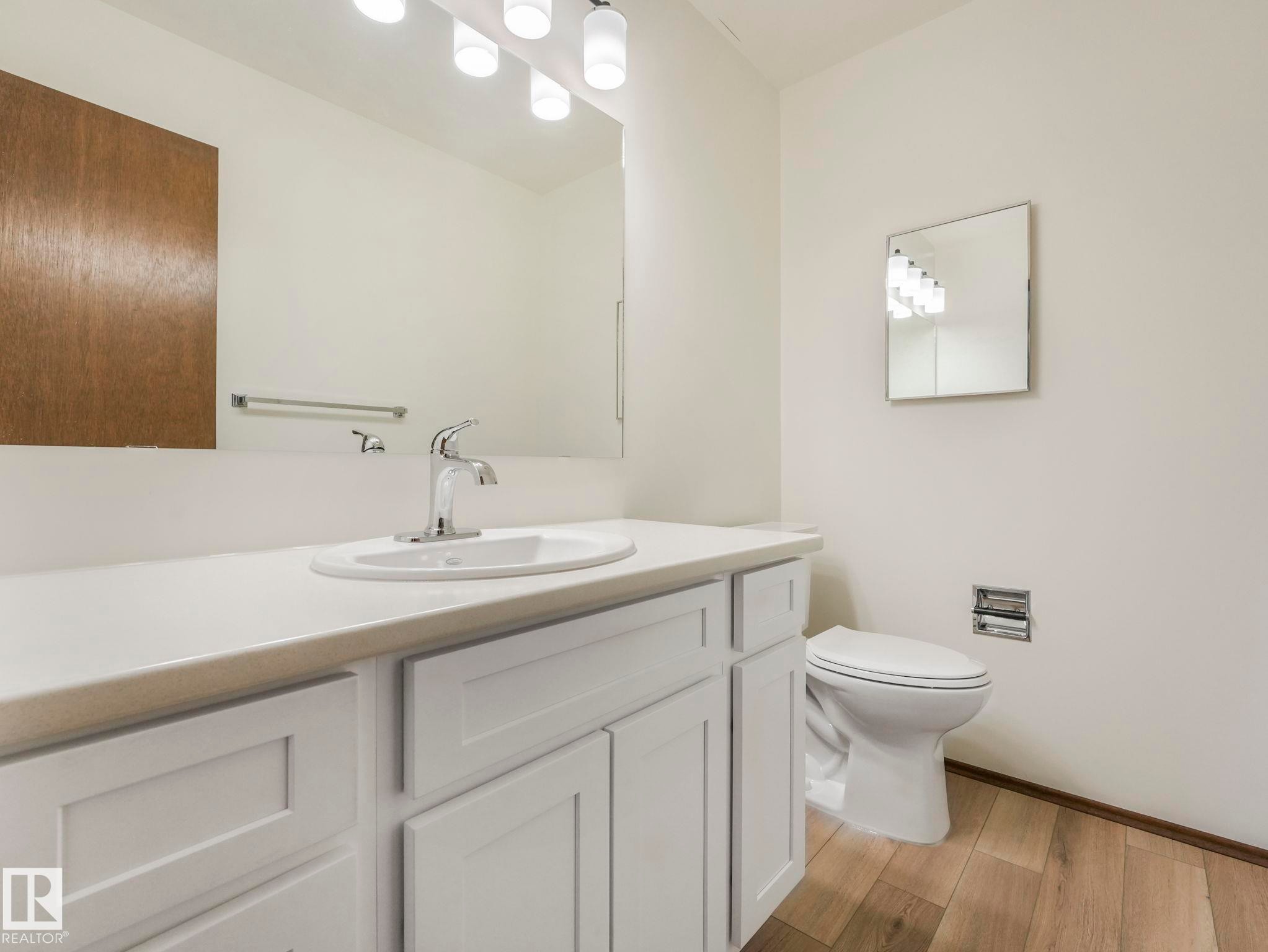 33 Glaewyn, St. Albert, AB - Indoor Photo Showing Bathroom