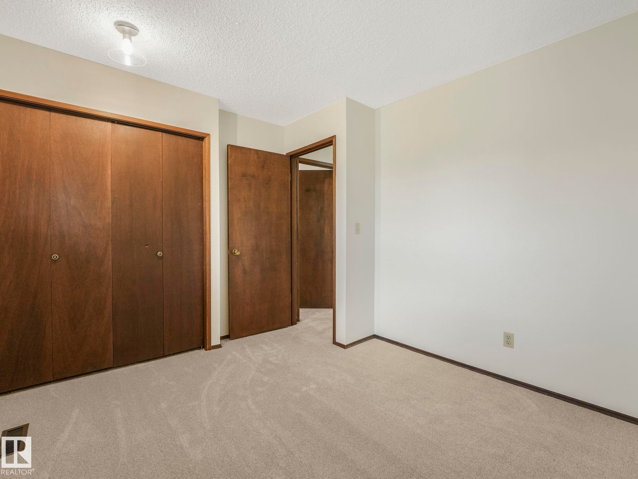 33 Glaewyn, St. Albert, AB - Indoor Photo Showing Other Room