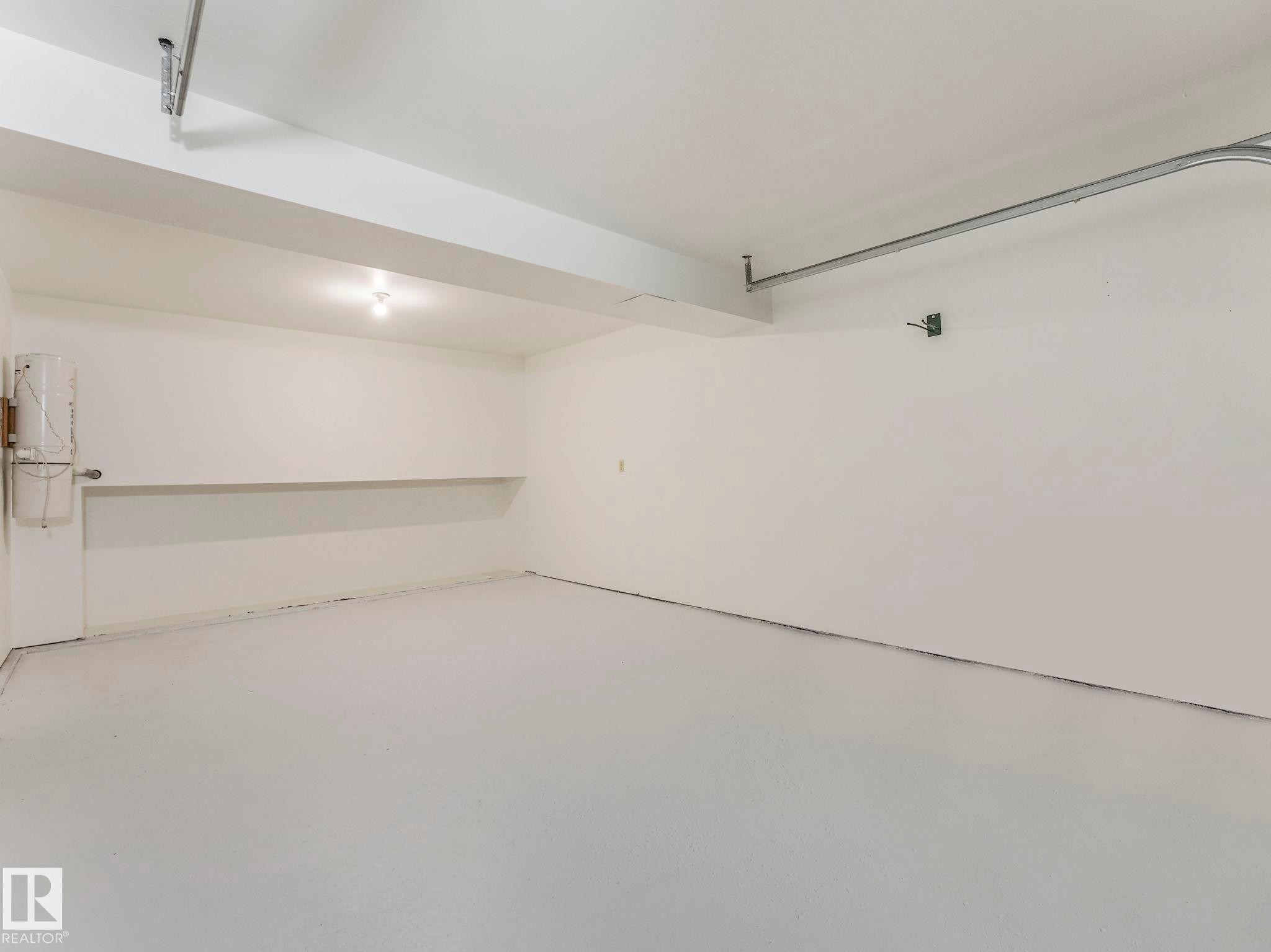 33 Glaewyn, St. Albert, AB - Indoor