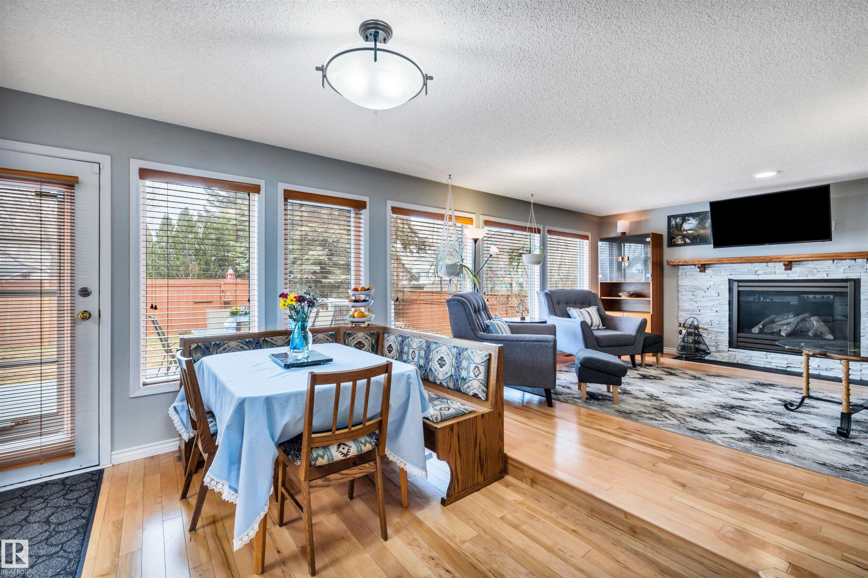 37 Deane Crescent, St. Albert, AB - Indoor With Fireplace