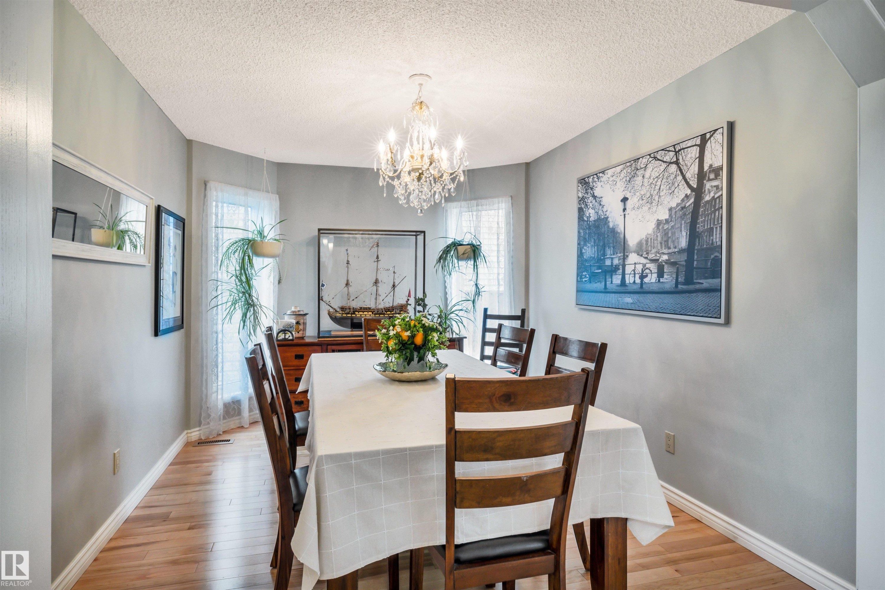 37 Deane Crescent, St. Albert, AB - Indoor Photo Showing Dining Room