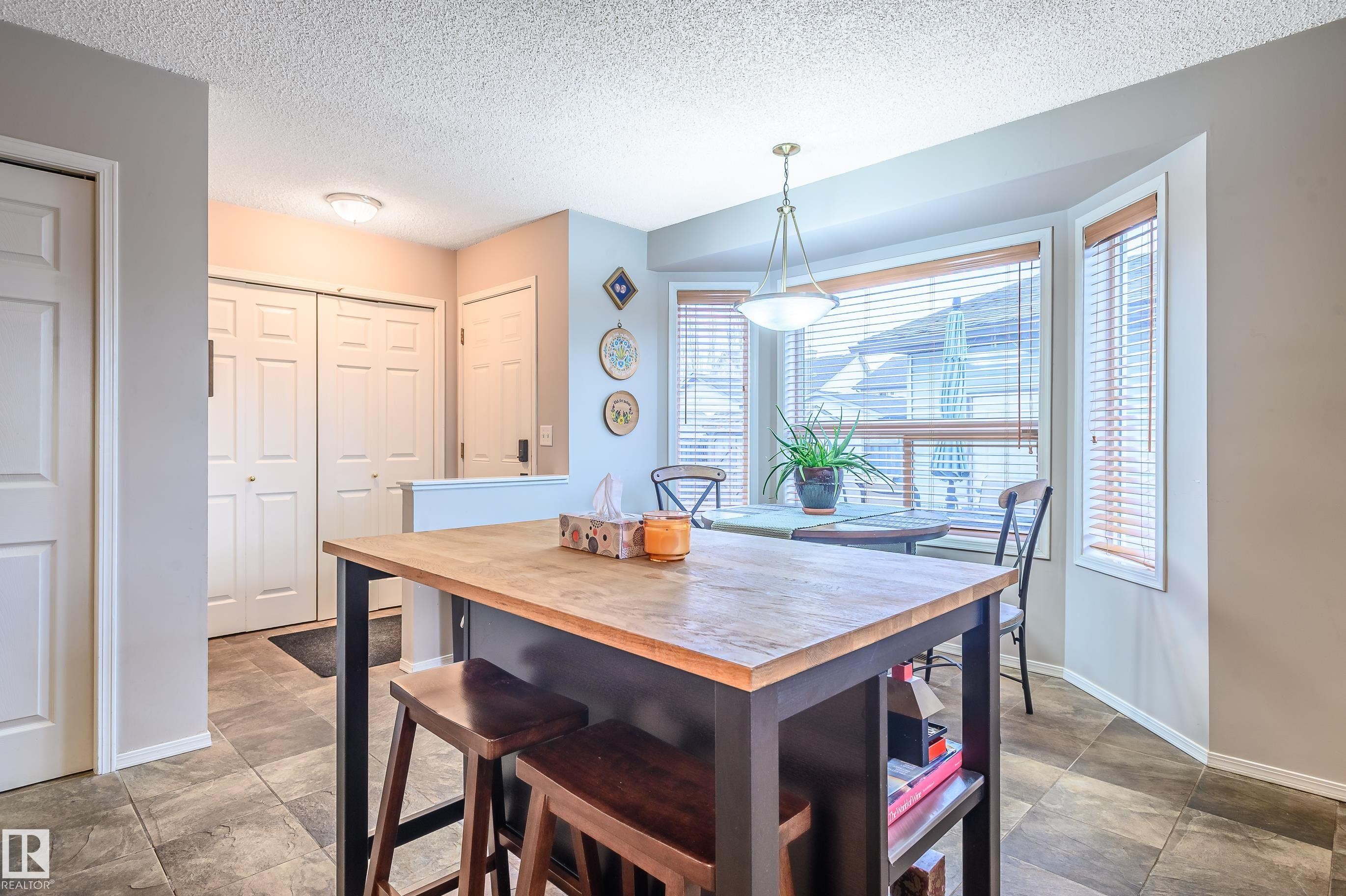 5428 202 Street, Edmonton, AB - Indoor Photo Showing Dining Room