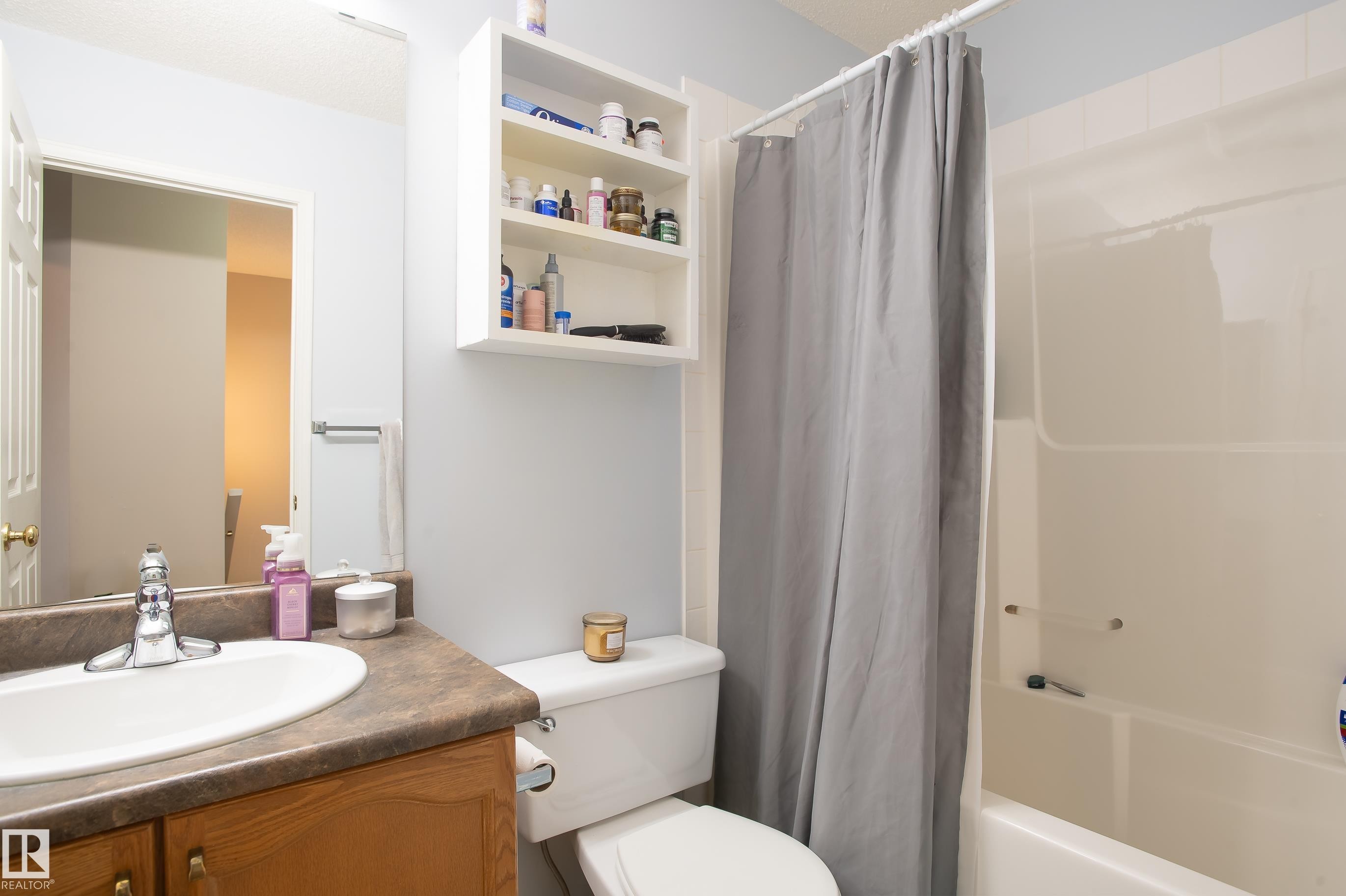 5428 202 Street, Edmonton, AB - Indoor Photo Showing Bathroom