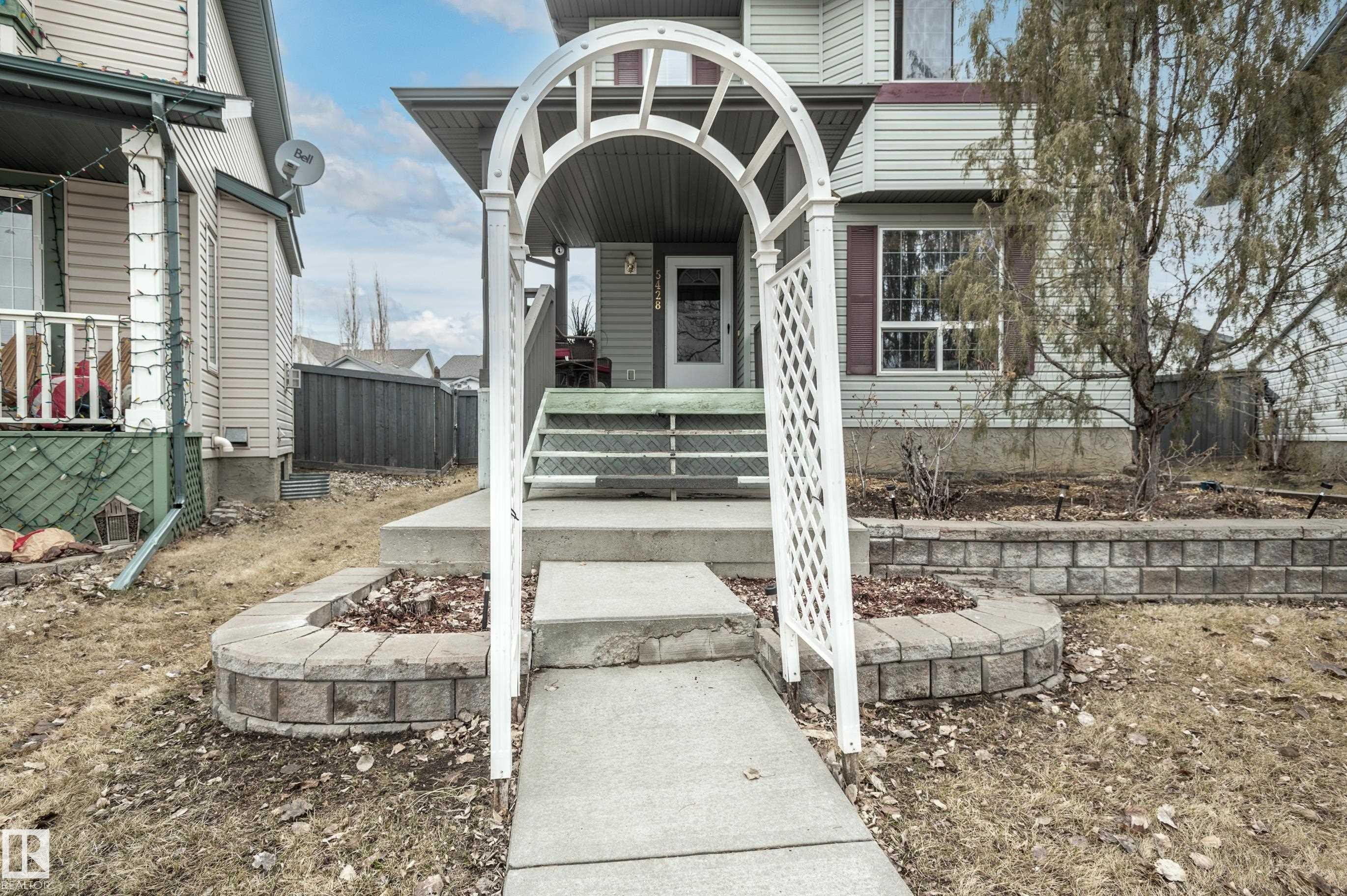 5428 202 Street, Edmonton, AB - Outdoor