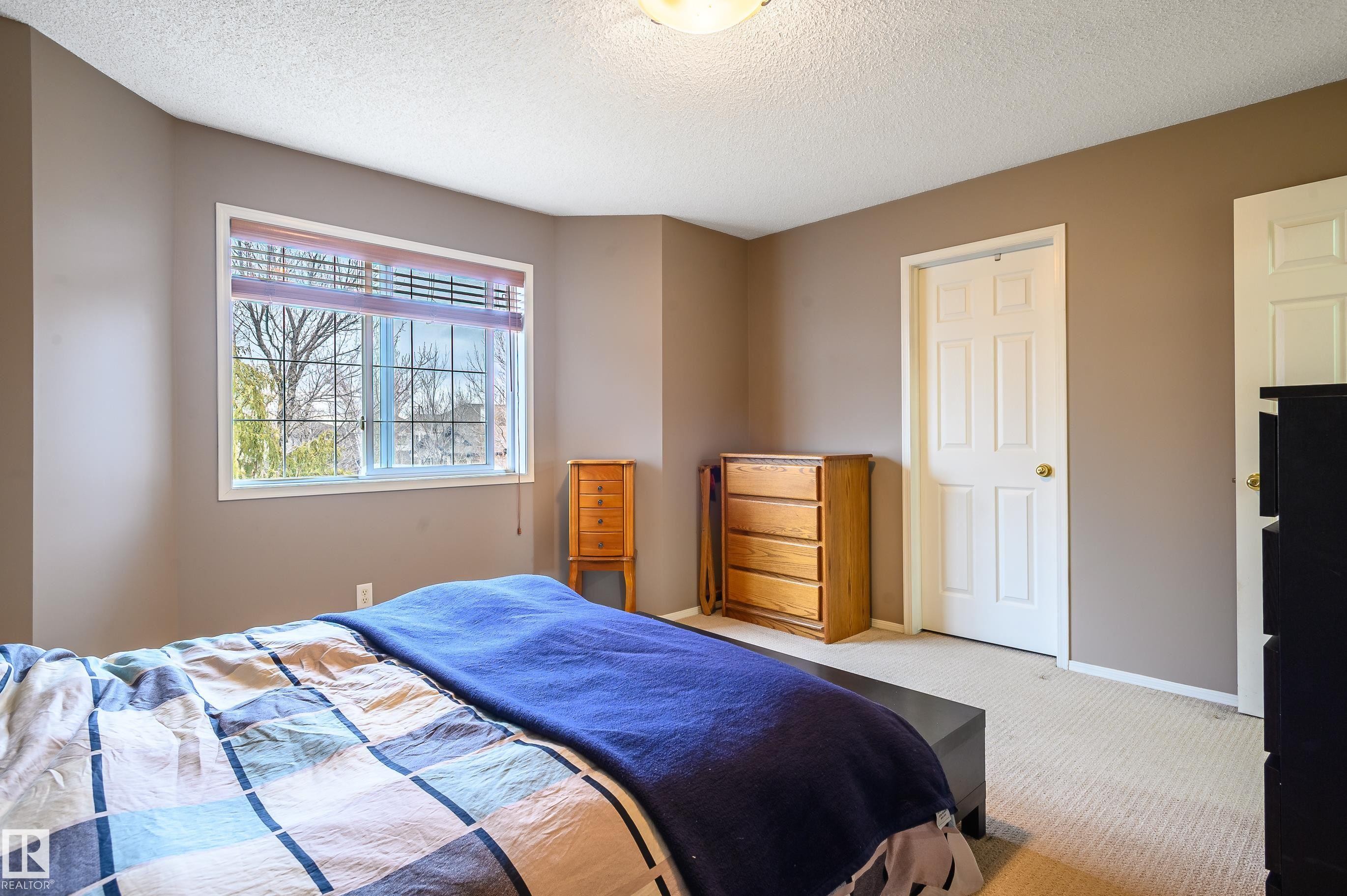 5428 202 Street, Edmonton, AB - Indoor Photo Showing Bedroom