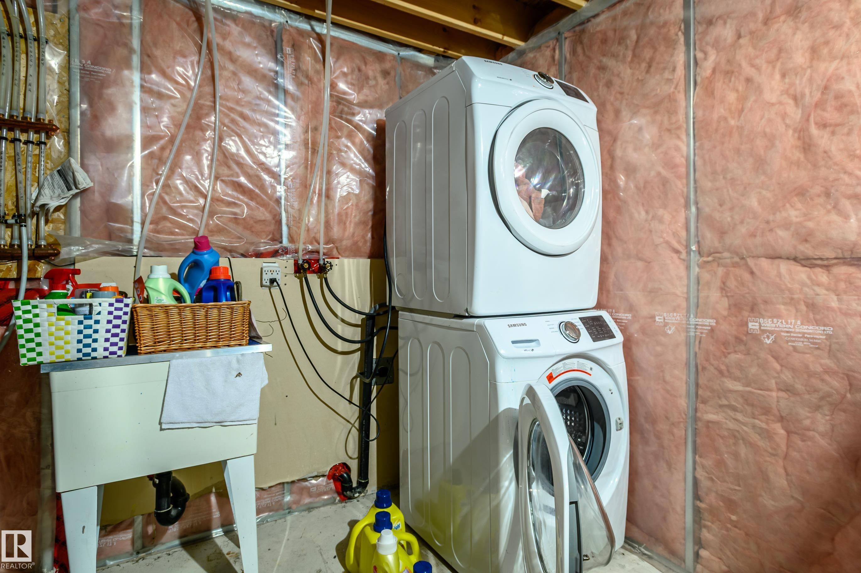5428 202 Street, Edmonton, AB - Indoor Photo Showing Laundry Room