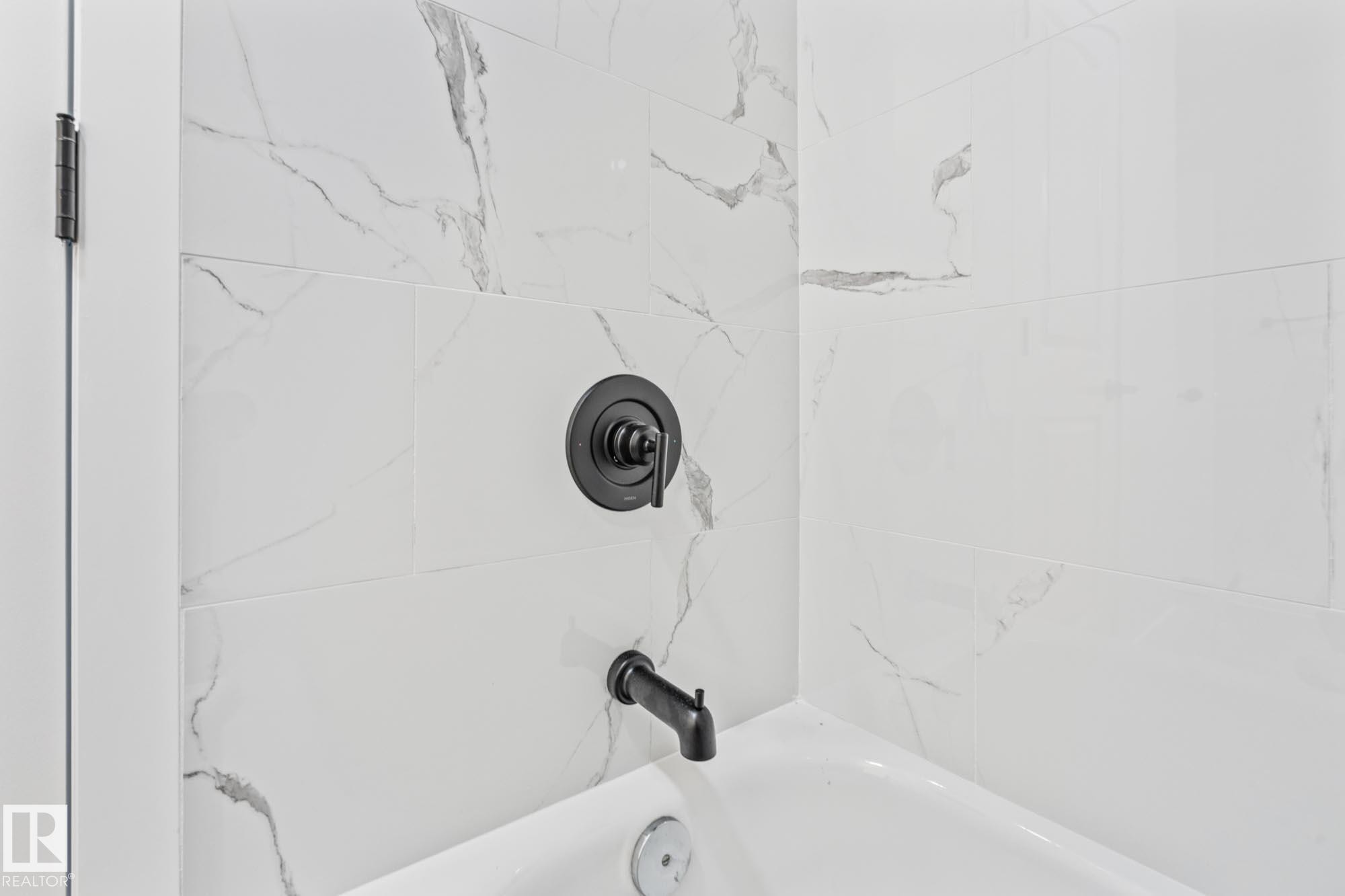308 6208 180 Street, Edmonton, AB - Indoor Photo Showing Bathroom