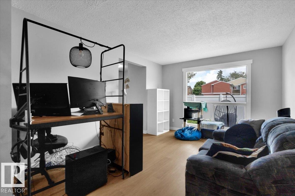 13225 47 Street, Edmonton, AB - Indoor