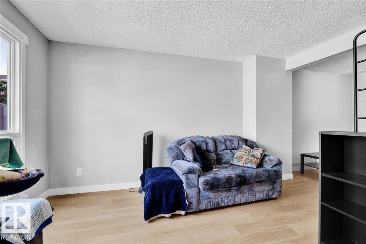 13225 47 Street, Edmonton, AB - Indoor