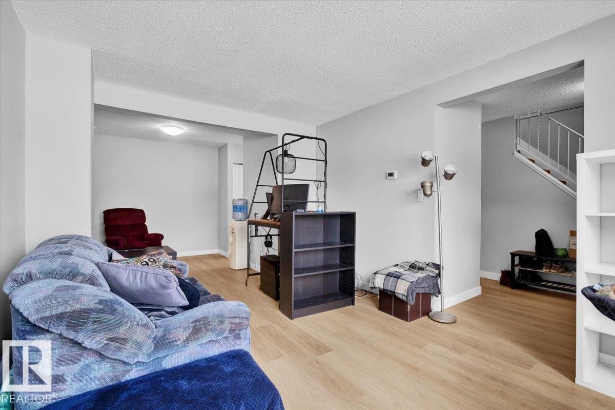 13225 47 Street, Edmonton, AB - Indoor Photo Showing Other Room