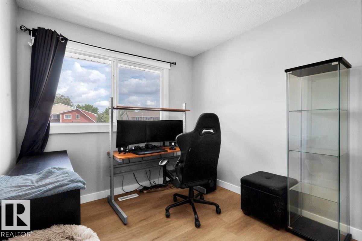 13225 47 Street, Edmonton, AB - Indoor Photo Showing Other Room