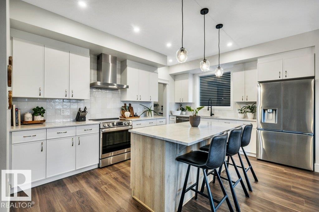 158 Jennifer Crescent, St. Albert, AB - Indoor Photo Showing Kitchen With Upgraded Kitchen