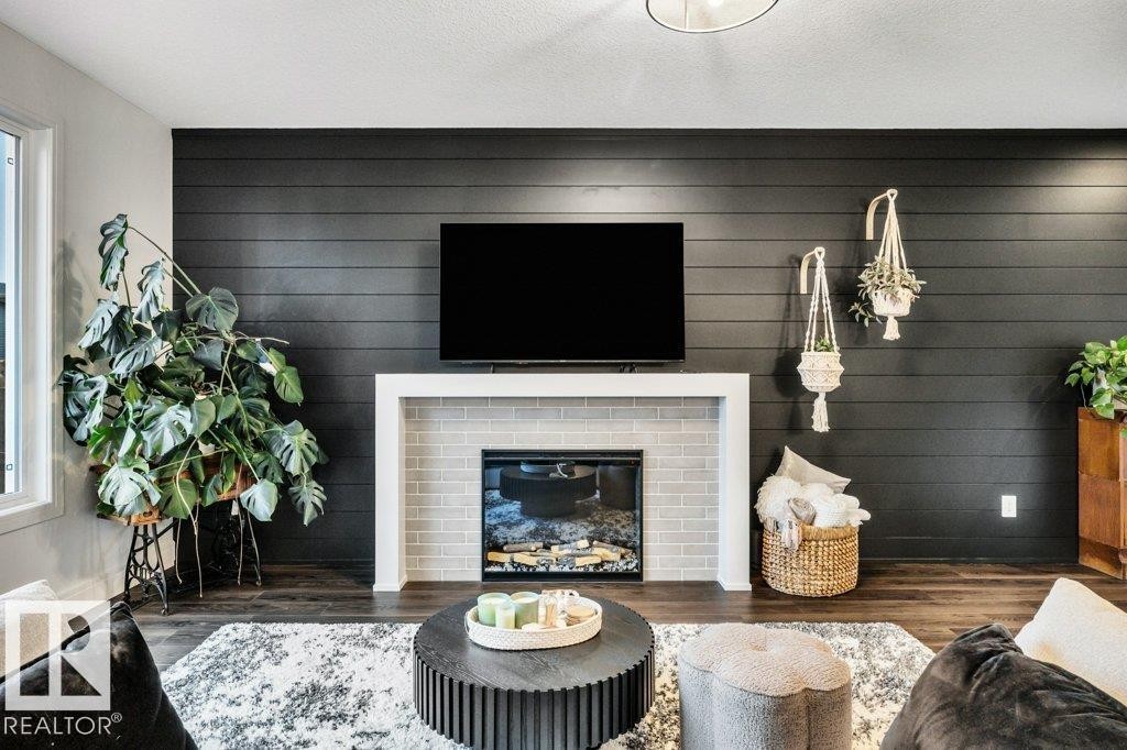 158 Jennifer Crescent, St. Albert, AB - Indoor Photo Showing Living Room With Fireplace